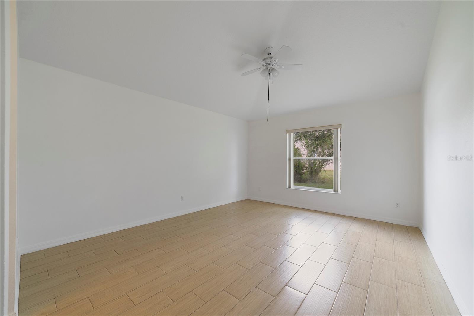 2743 EAGLE Cyn Dr KISSIMMEE, FL 34746
