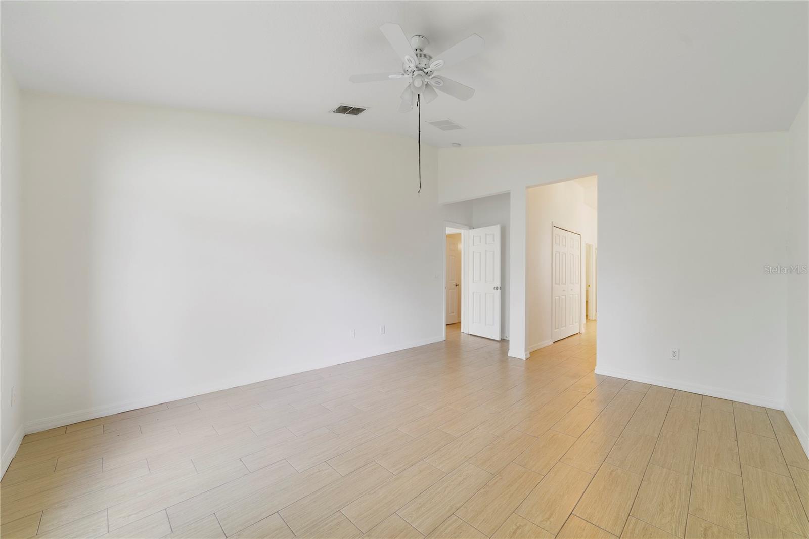 2743 EAGLE Cyn Dr KISSIMMEE, FL 34746