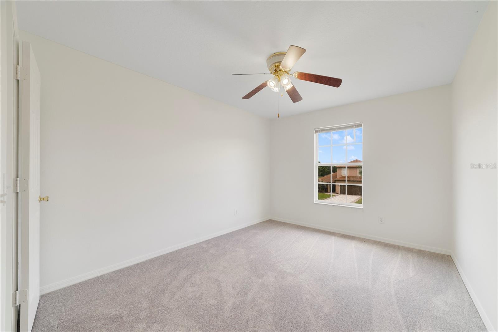 2743 EAGLE Cyn Dr KISSIMMEE, FL 34746