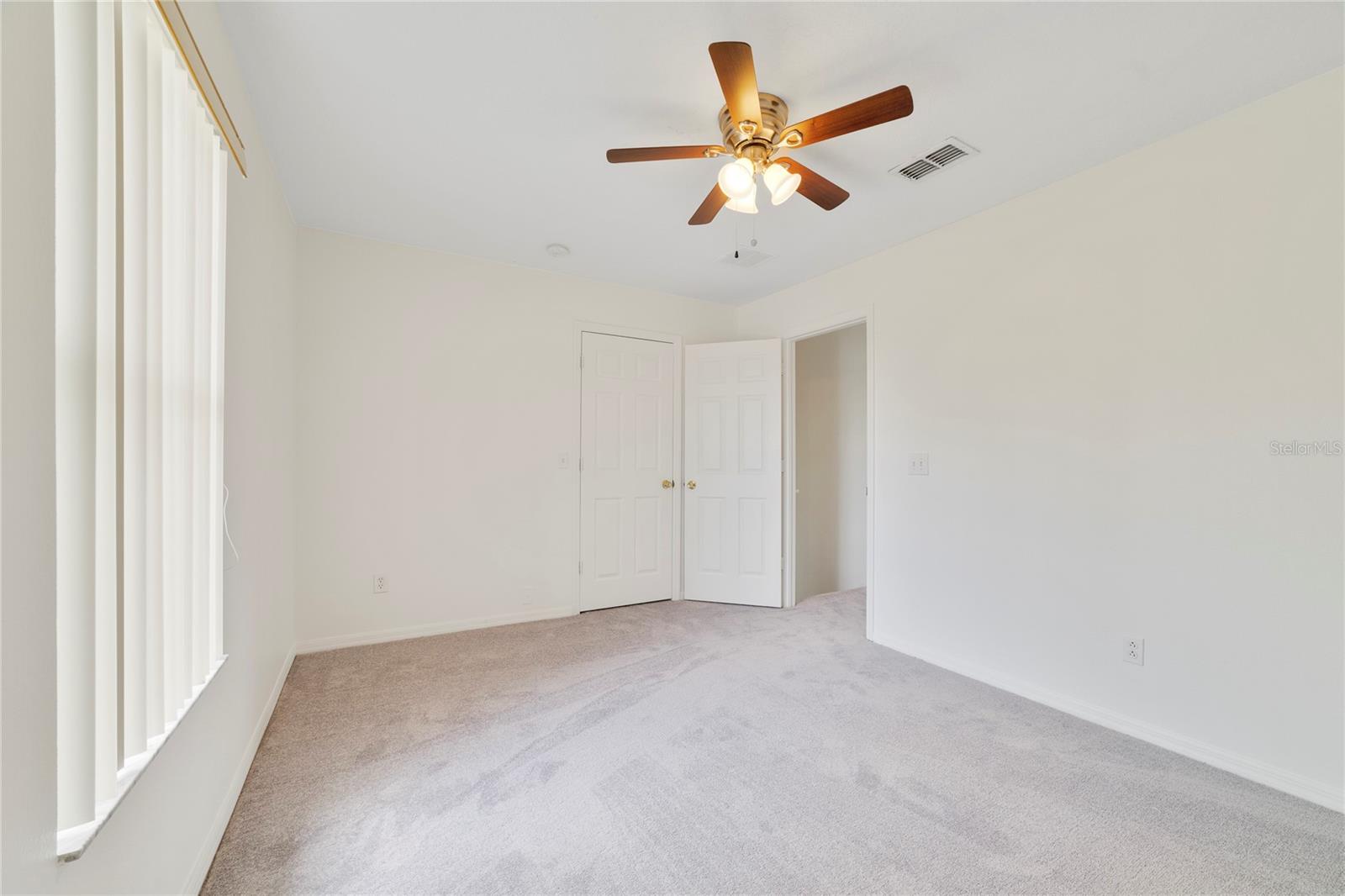 2743 EAGLE Cyn Dr KISSIMMEE, FL 34746