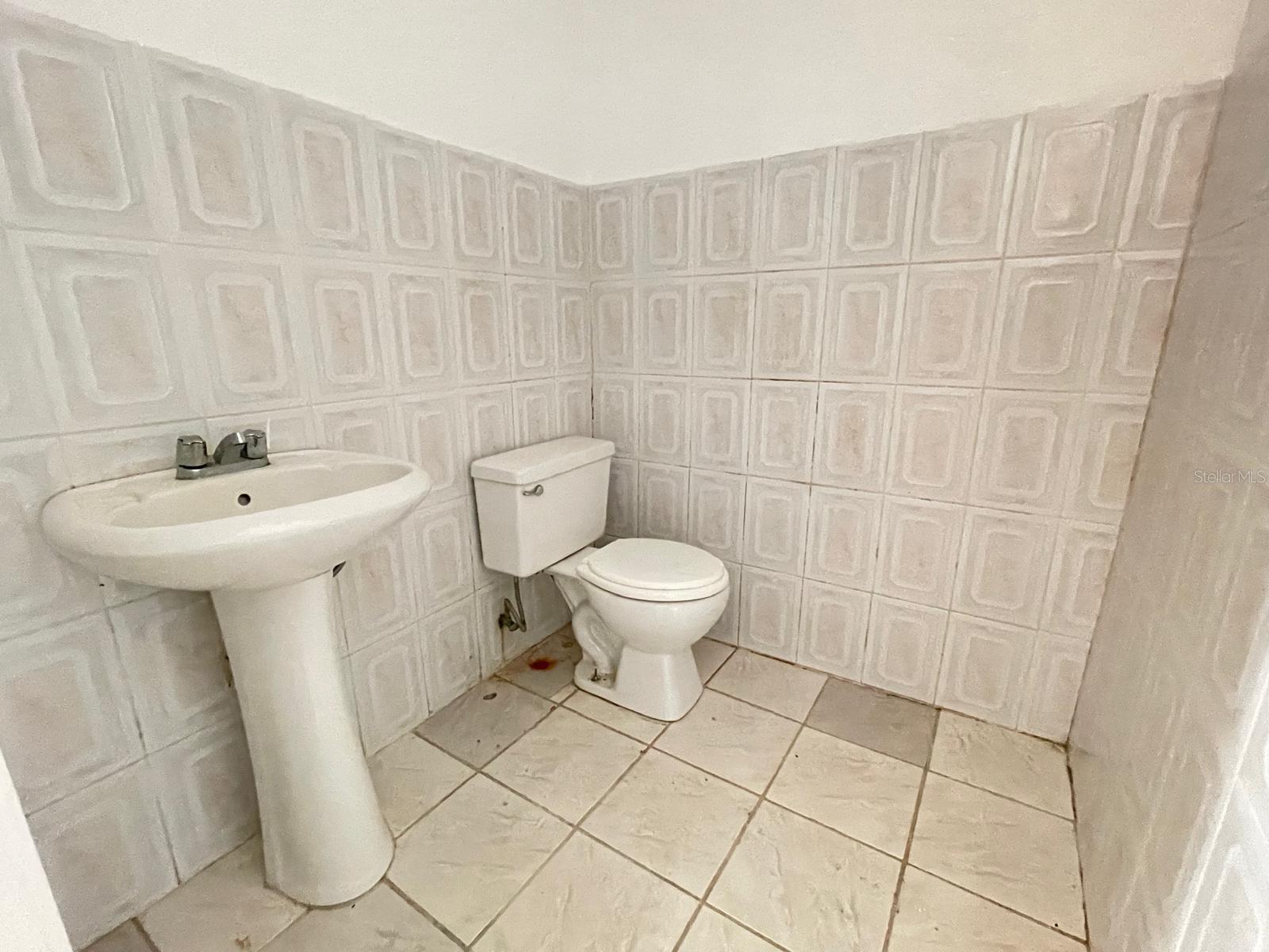 CALLE 2 VILLA DEL ROSARIO #D5 NAGUABO, PR 00718