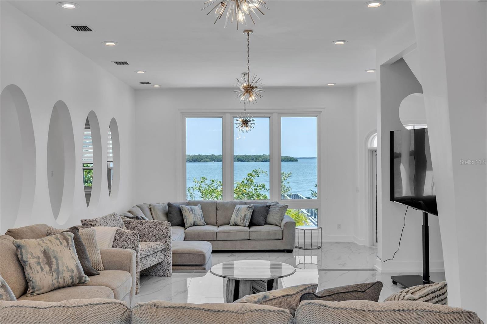 5212 62ND Ave ST PETERSBURG, FL 33715