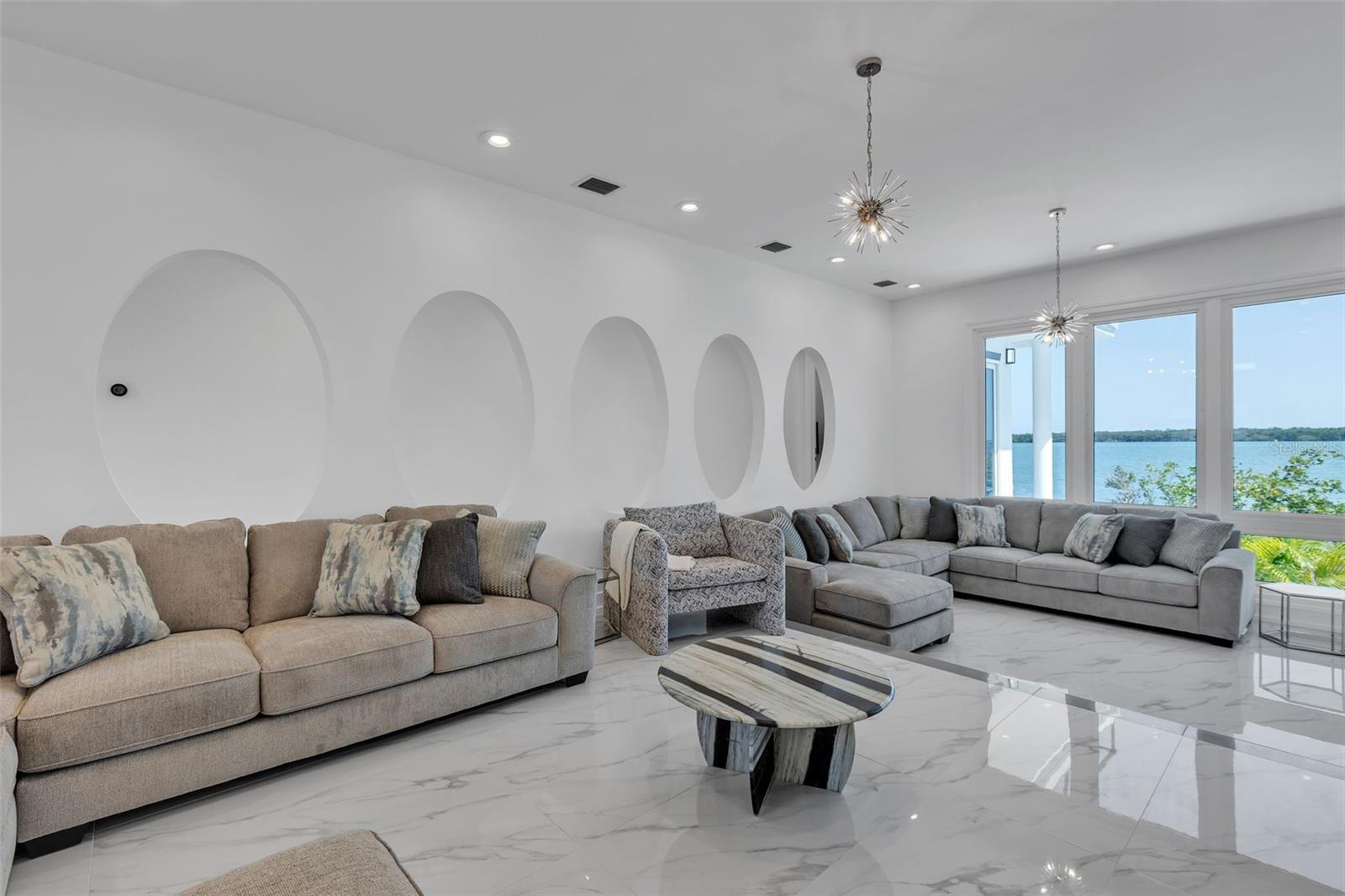 5212 62ND Ave ST PETERSBURG, FL 33715