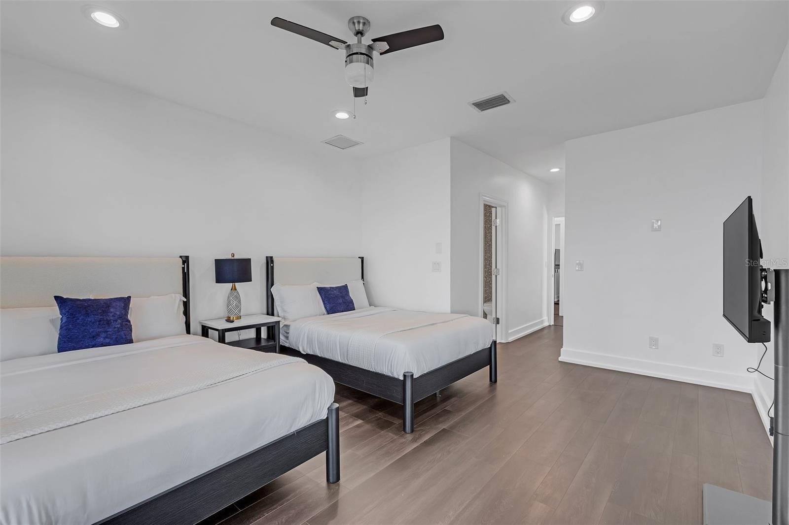 5212 62ND Ave ST PETERSBURG, FL 33715