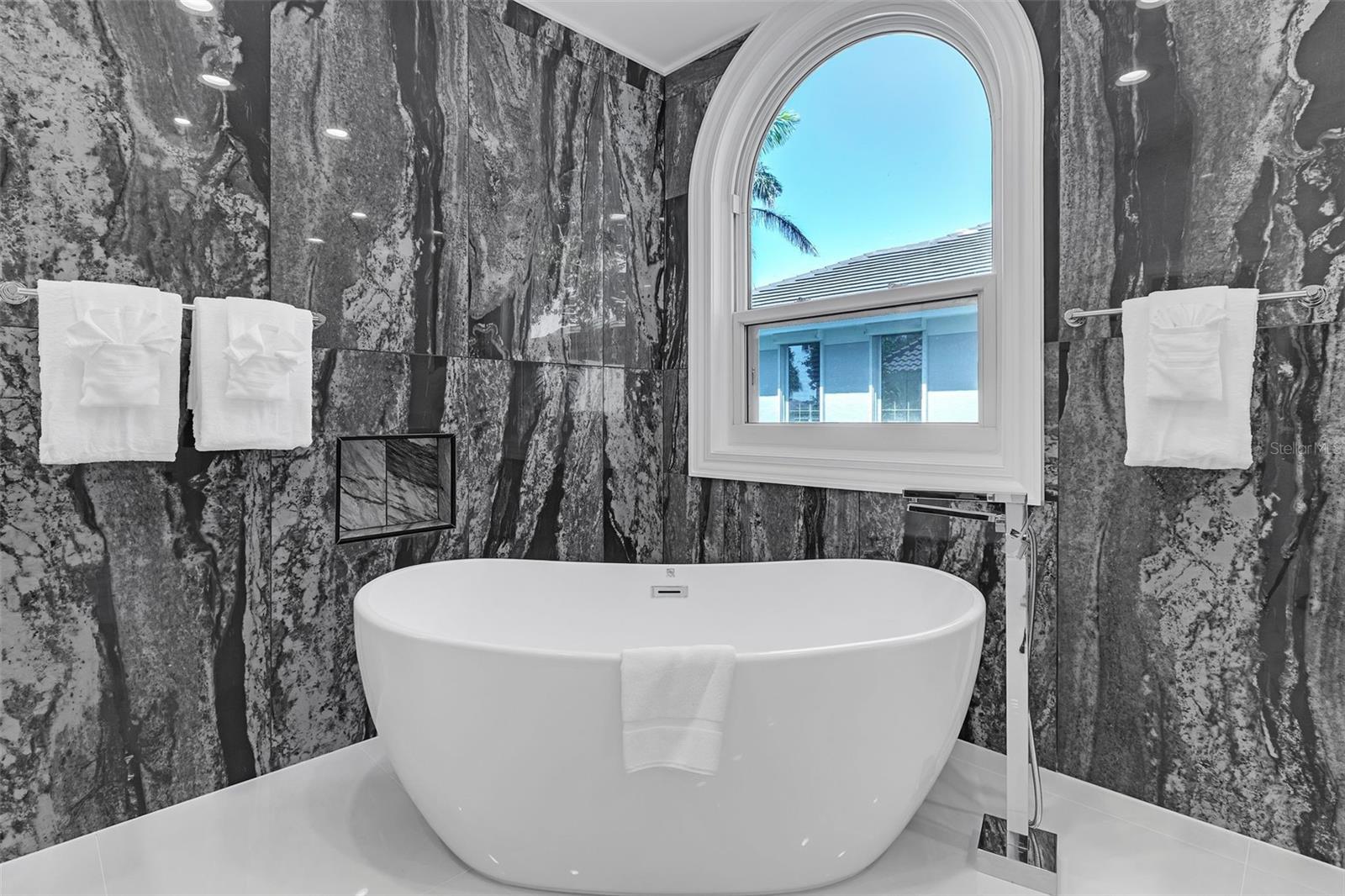 5212 62ND Ave ST PETERSBURG, FL 33715