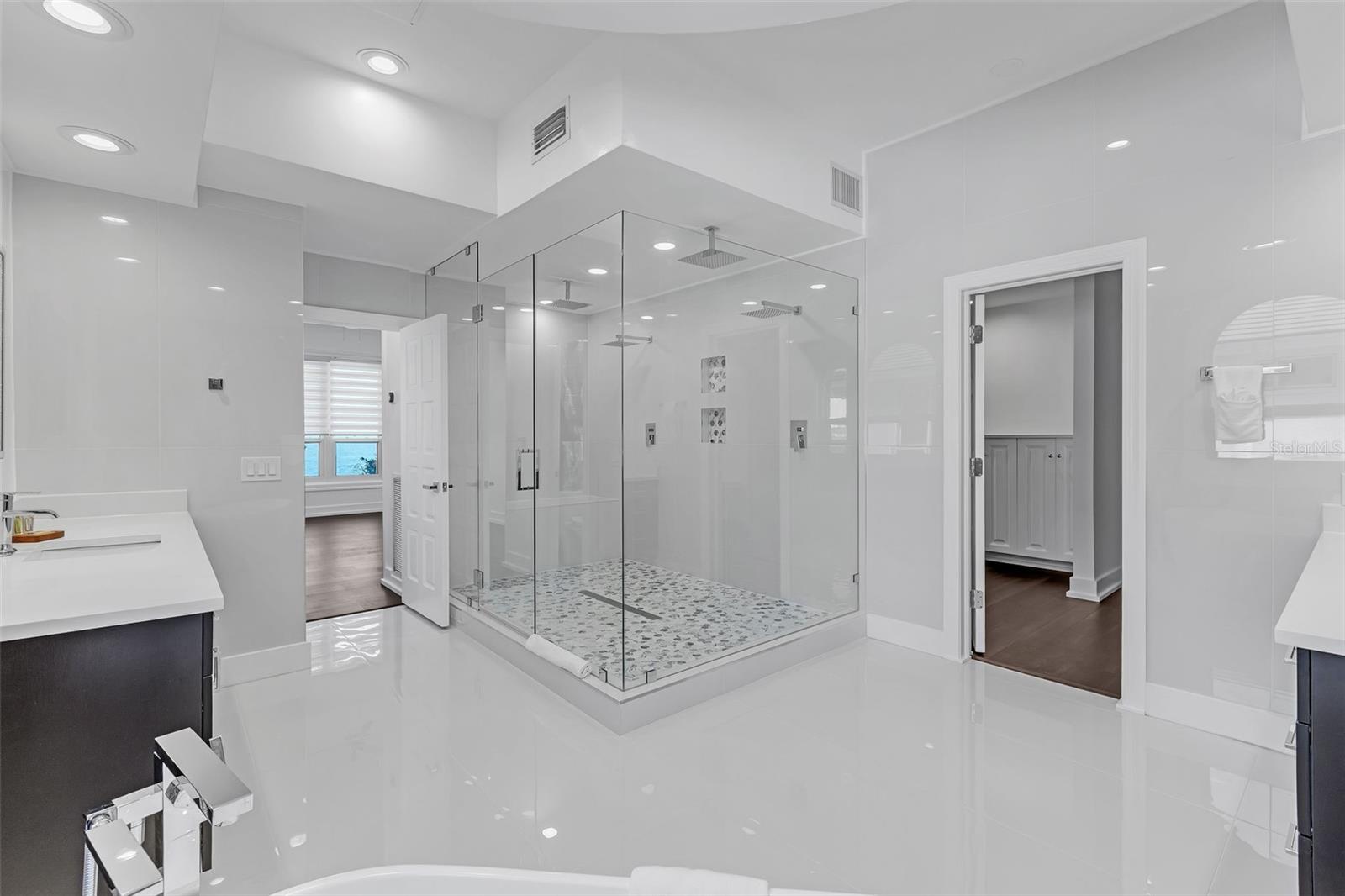 5212 62ND Ave ST PETERSBURG, FL 33715