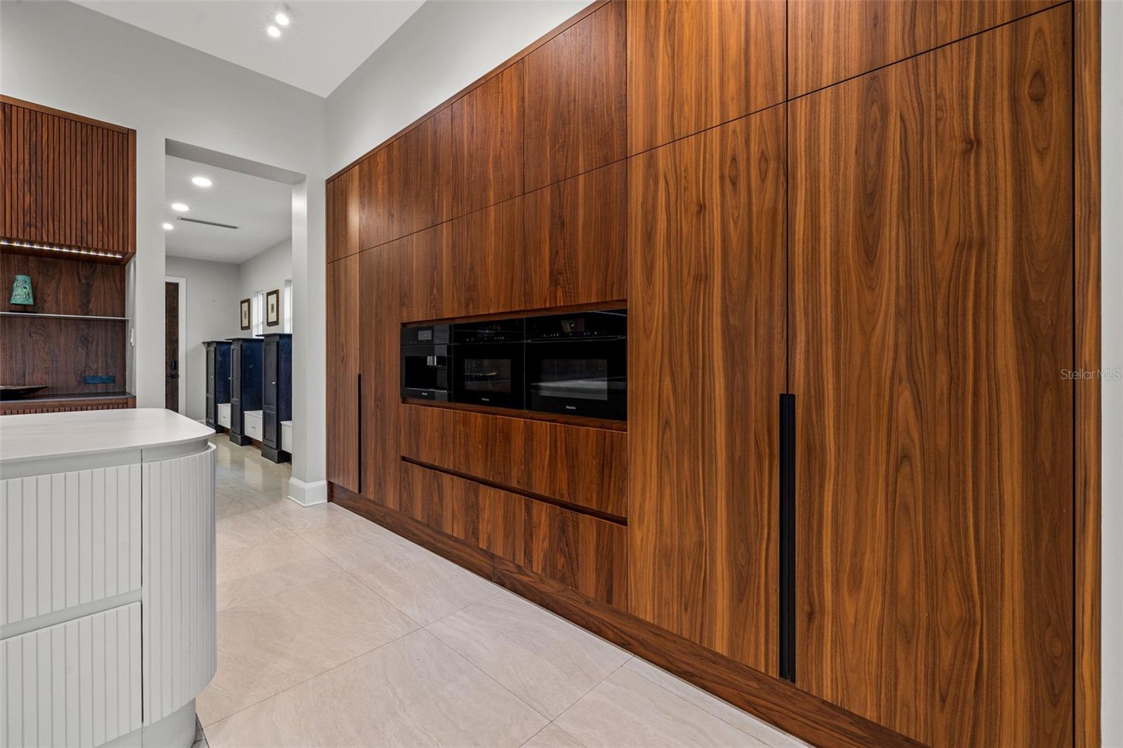 851 BRIGHTWATERS Blvd ST PETERSBURG, FL 33704