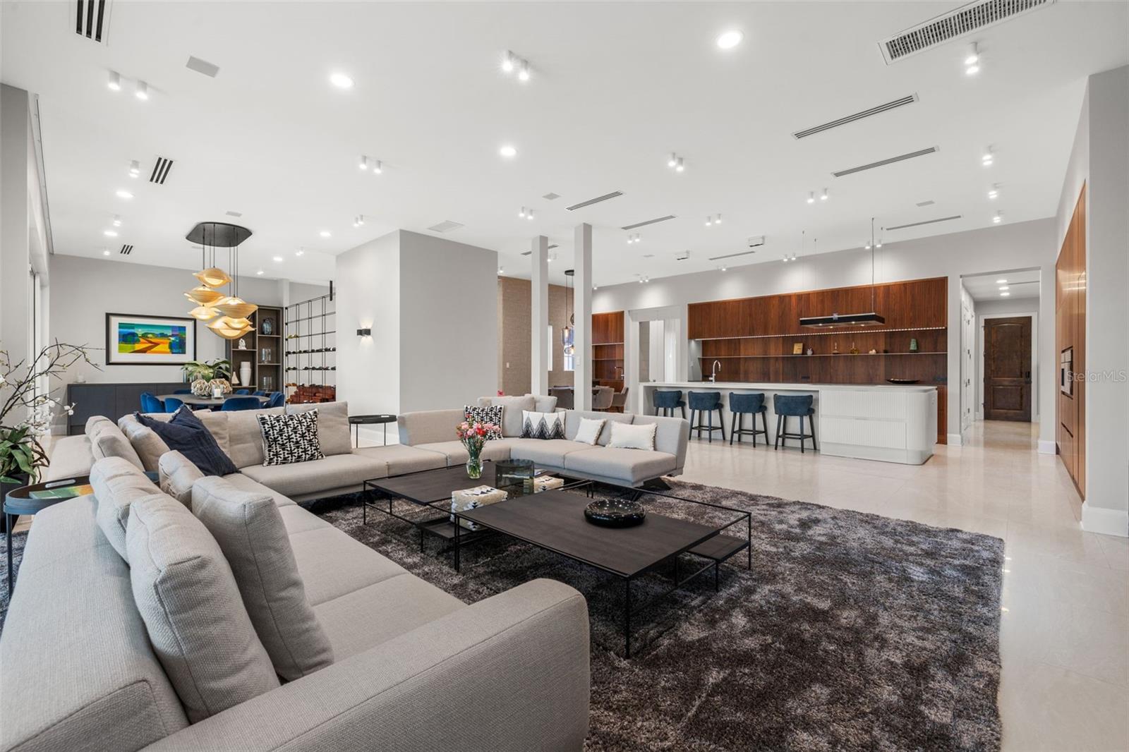 851 BRIGHTWATERS Blvd ST PETERSBURG, FL 33704