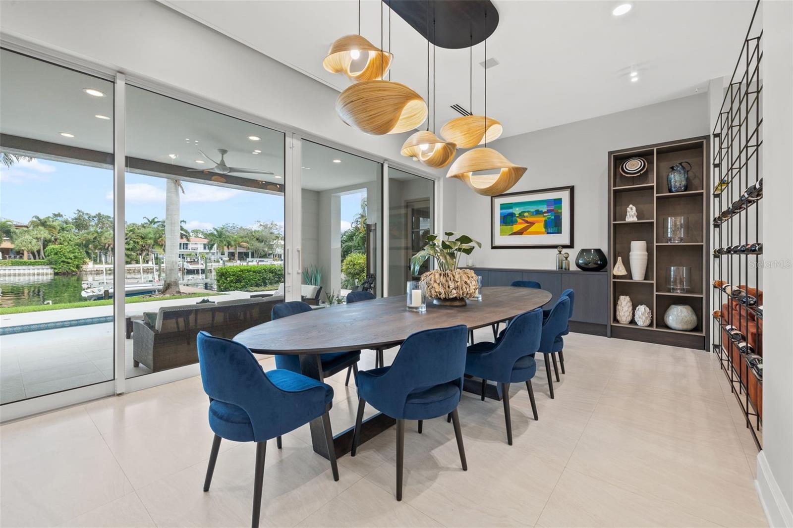 851 BRIGHTWATERS Blvd ST PETERSBURG, FL 33704