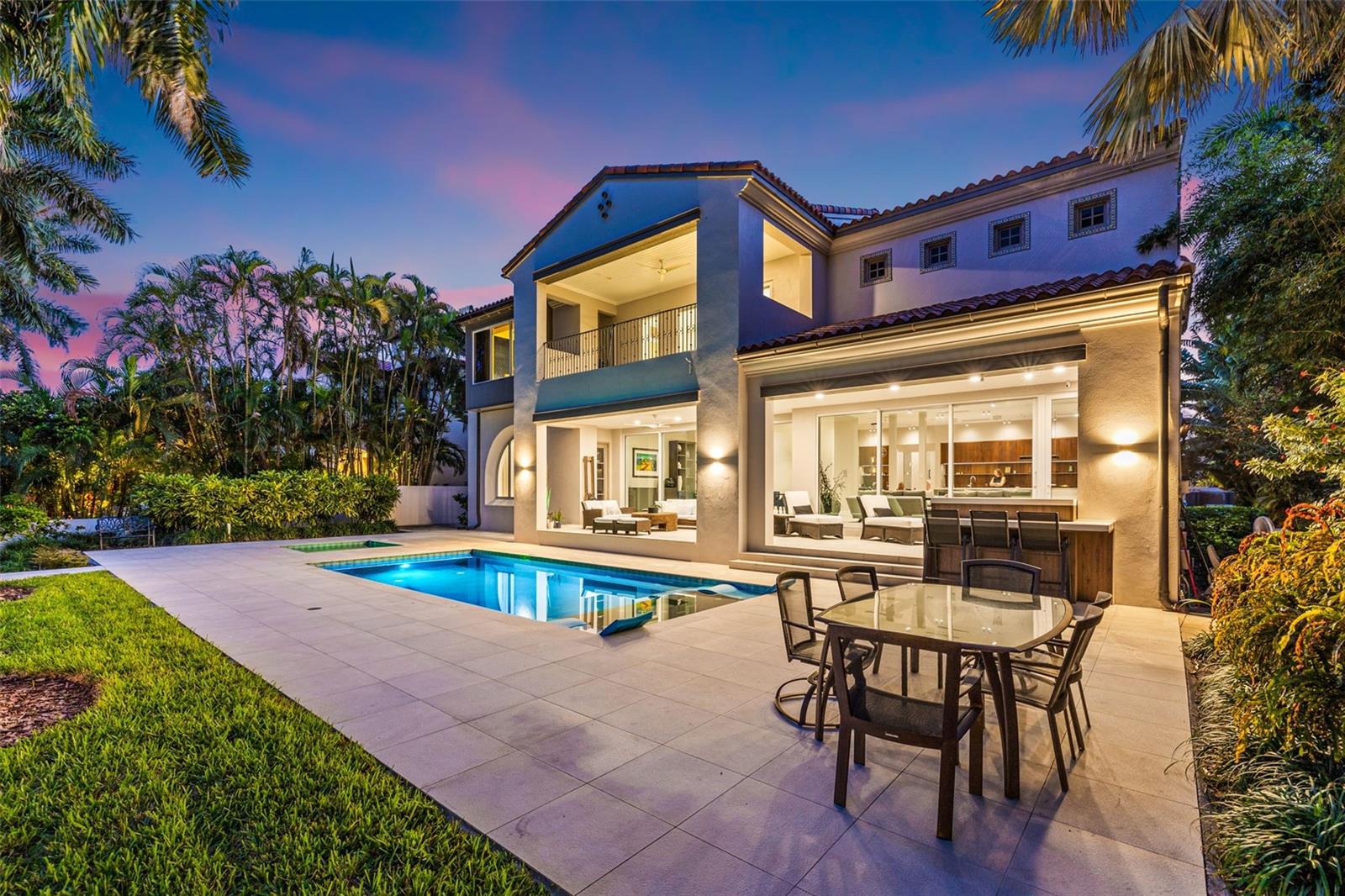 851 BRIGHTWATERS Blvd ST PETERSBURG, FL 33704