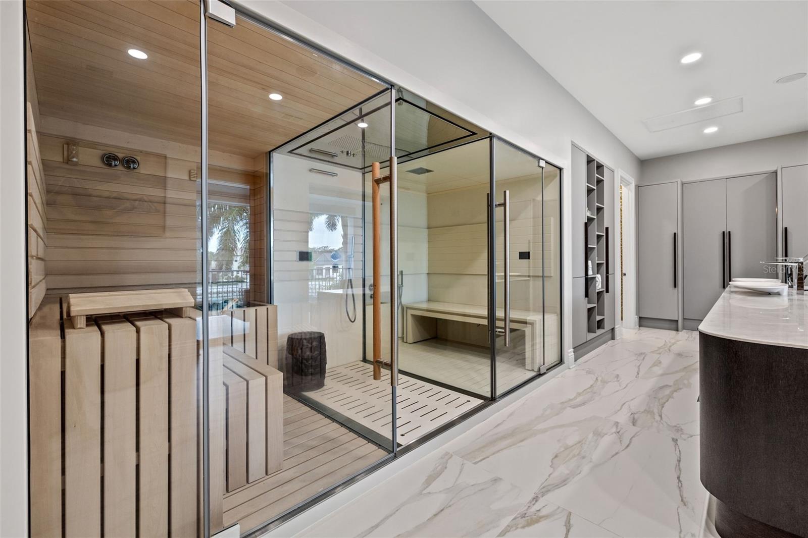 851 BRIGHTWATERS Blvd ST PETERSBURG, FL 33704