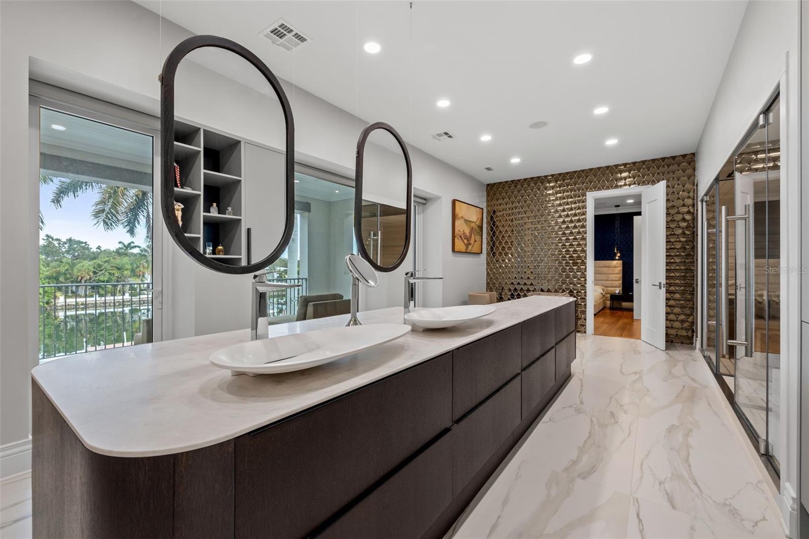 851 BRIGHTWATERS Blvd ST PETERSBURG, FL 33704