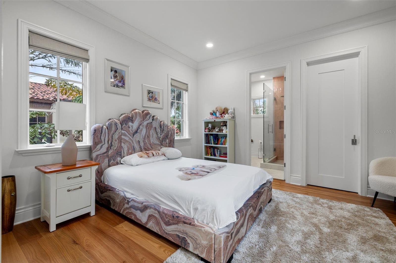 851 BRIGHTWATERS Blvd ST PETERSBURG, FL 33704