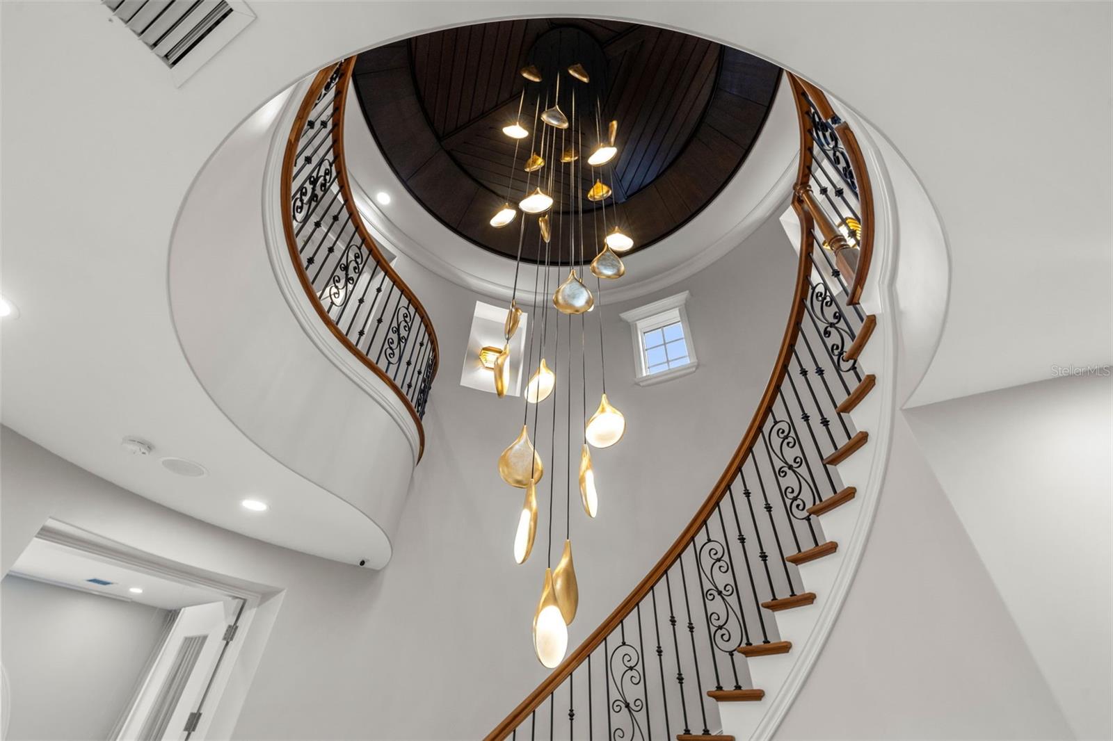 851 BRIGHTWATERS Blvd ST PETERSBURG, FL 33704