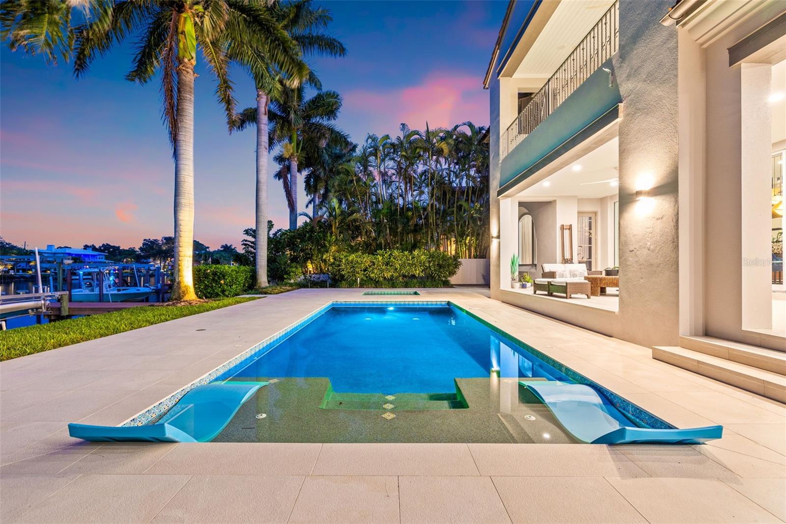 851 BRIGHTWATERS Blvd ST PETERSBURG, FL 33704