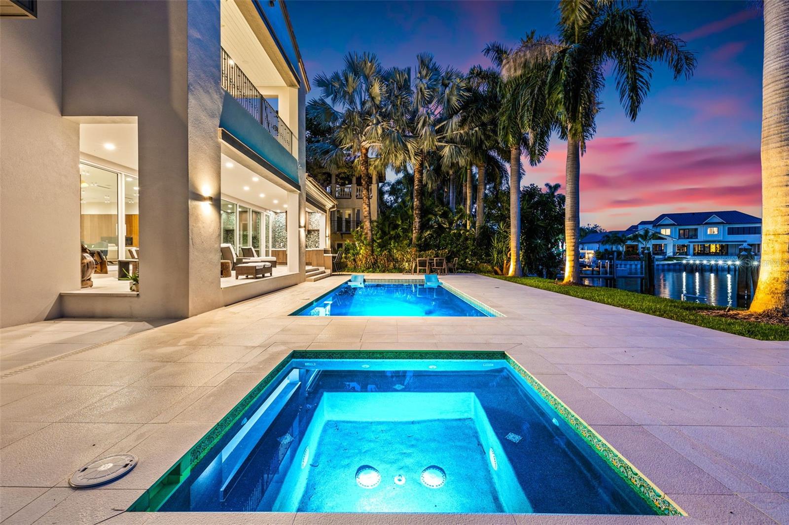 851 BRIGHTWATERS Blvd ST PETERSBURG, FL 33704