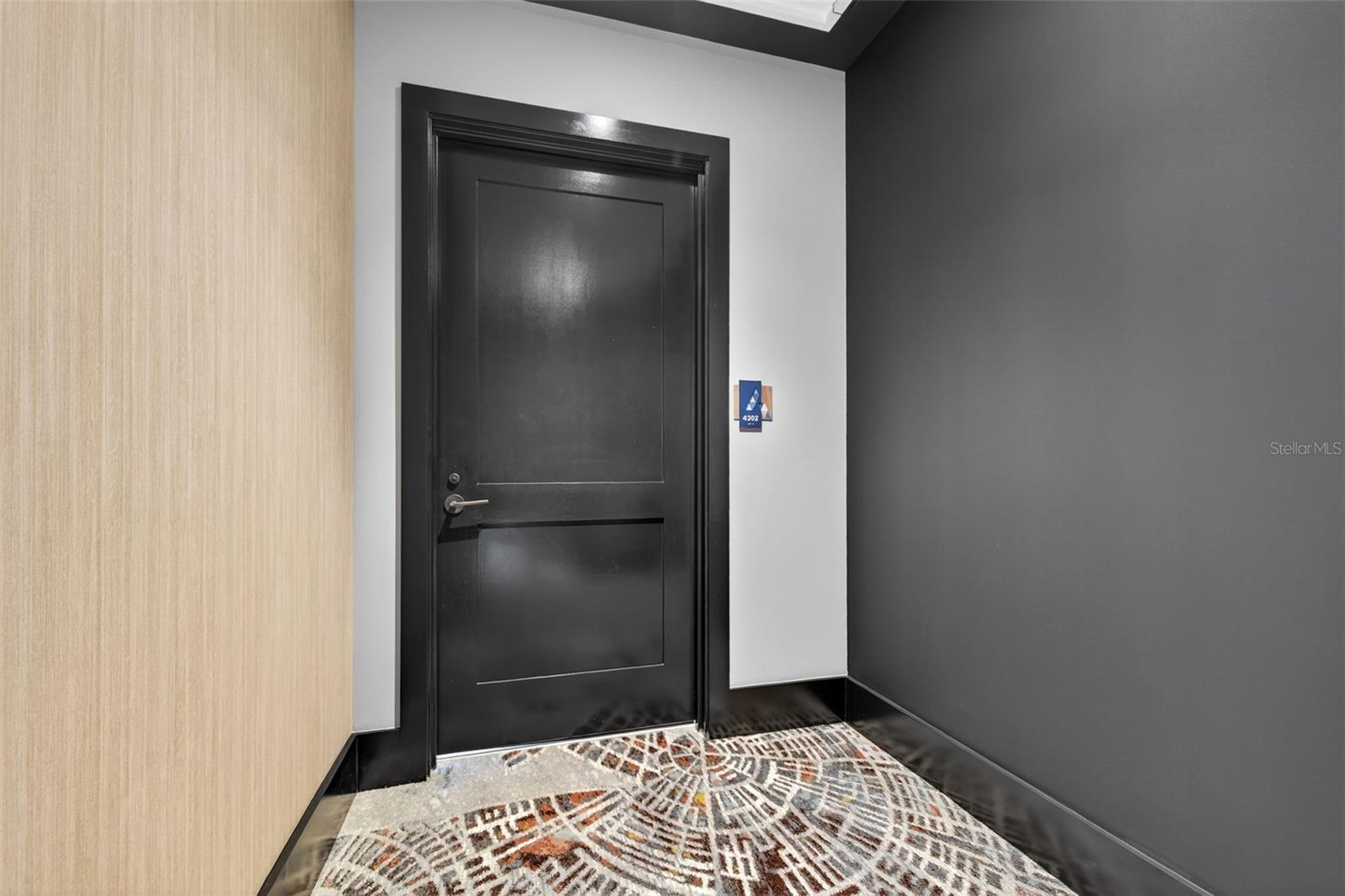 275 1ST Ave #4202 ST PETERSBURG, FL 33701