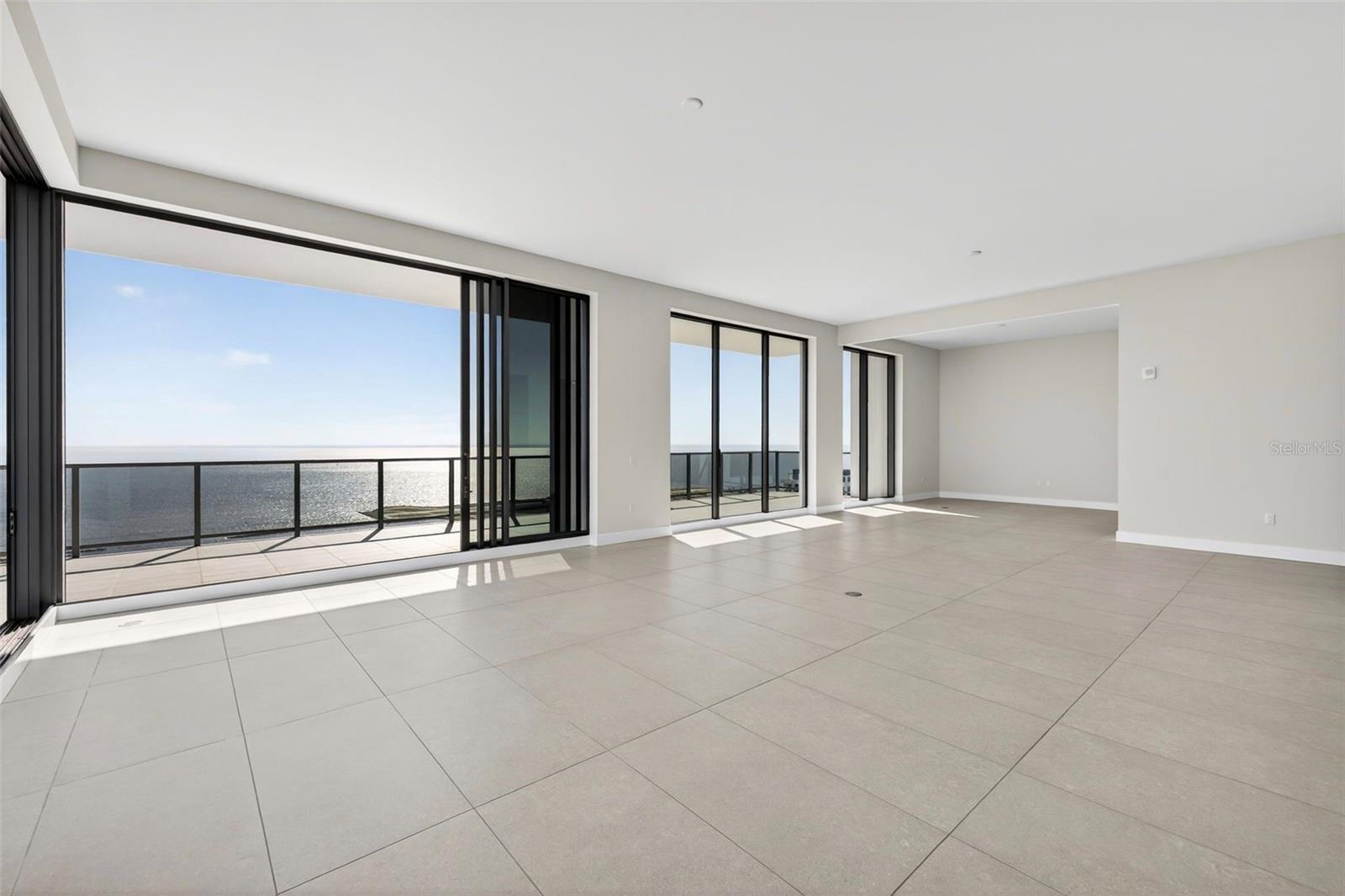 275 1ST Ave #4202 ST PETERSBURG, FL 33701