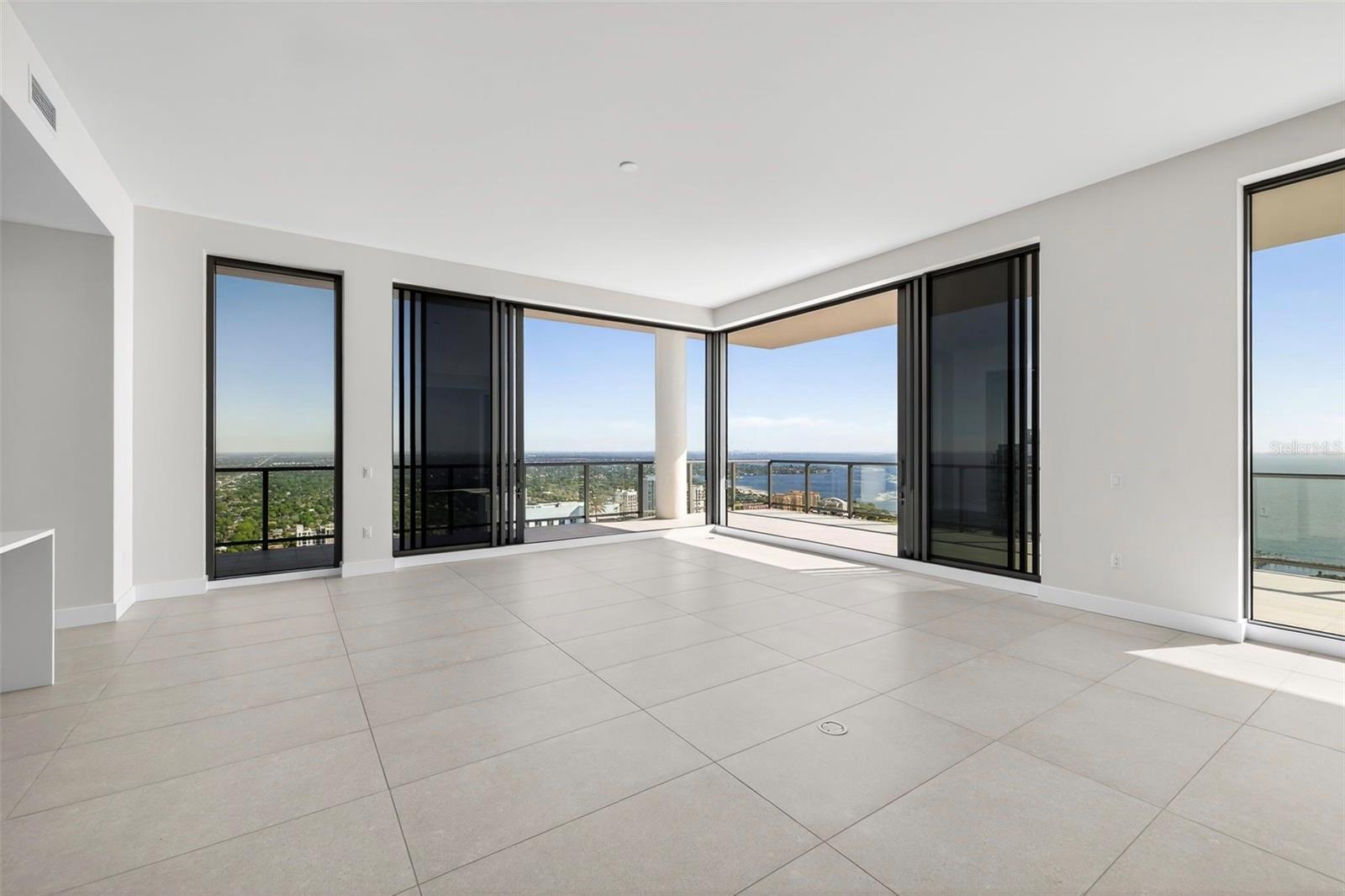 275 1ST Ave #4202 ST PETERSBURG, FL 33701