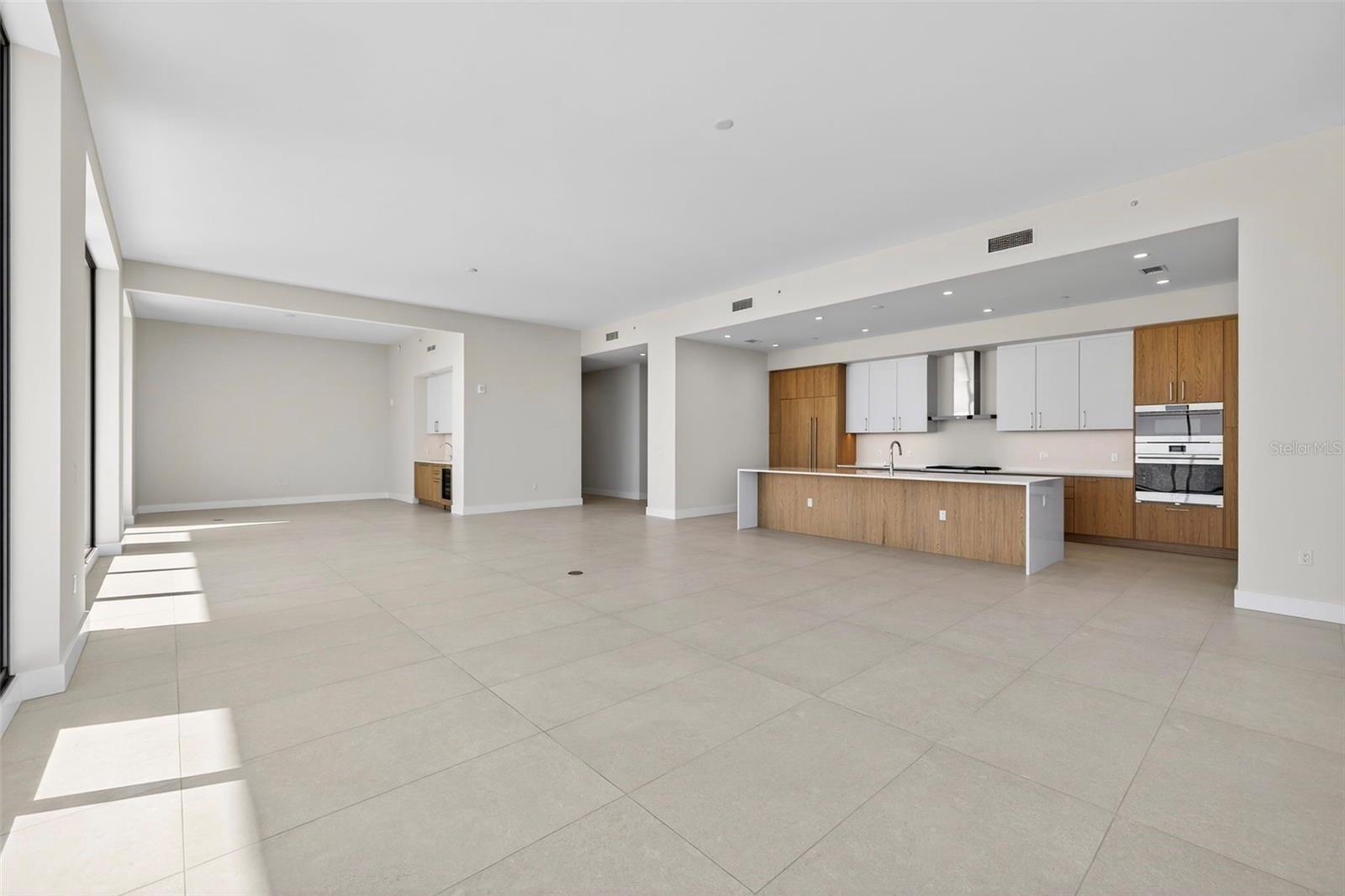 275 1ST Ave #4202 ST PETERSBURG, FL 33701