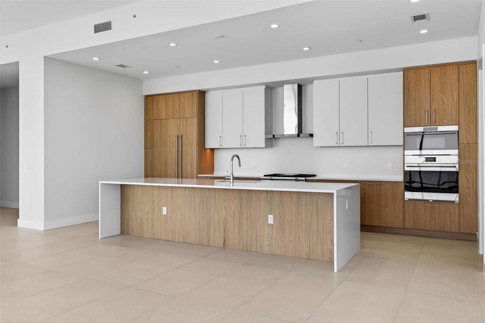 275 1ST Ave #4202 ST PETERSBURG, FL 33701