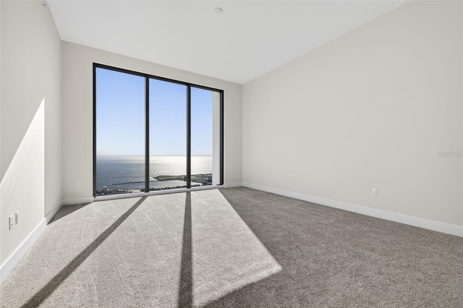 275 1ST Ave #4202 ST PETERSBURG, FL 33701