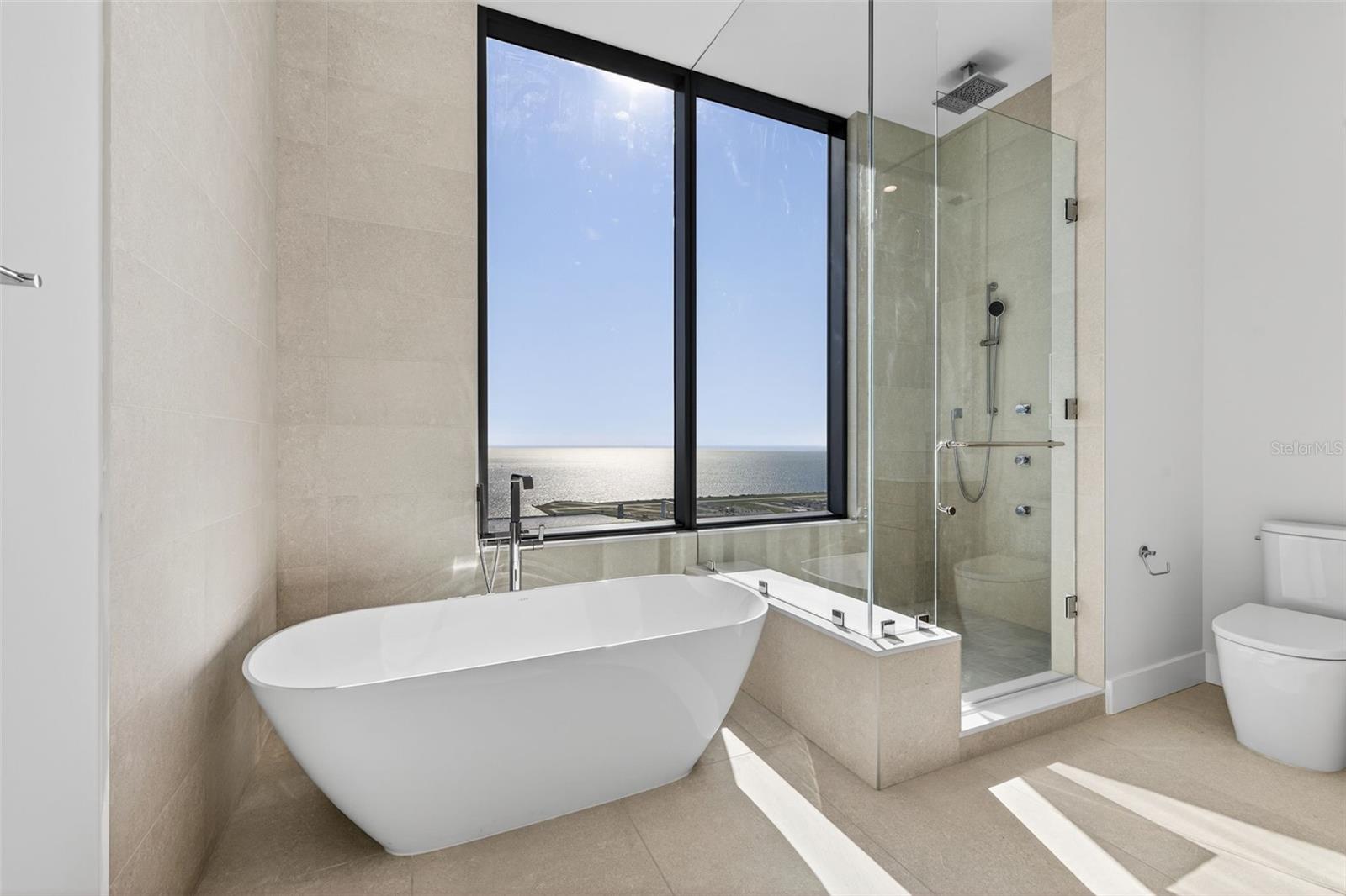 275 1ST Ave #4202 ST PETERSBURG, FL 33701