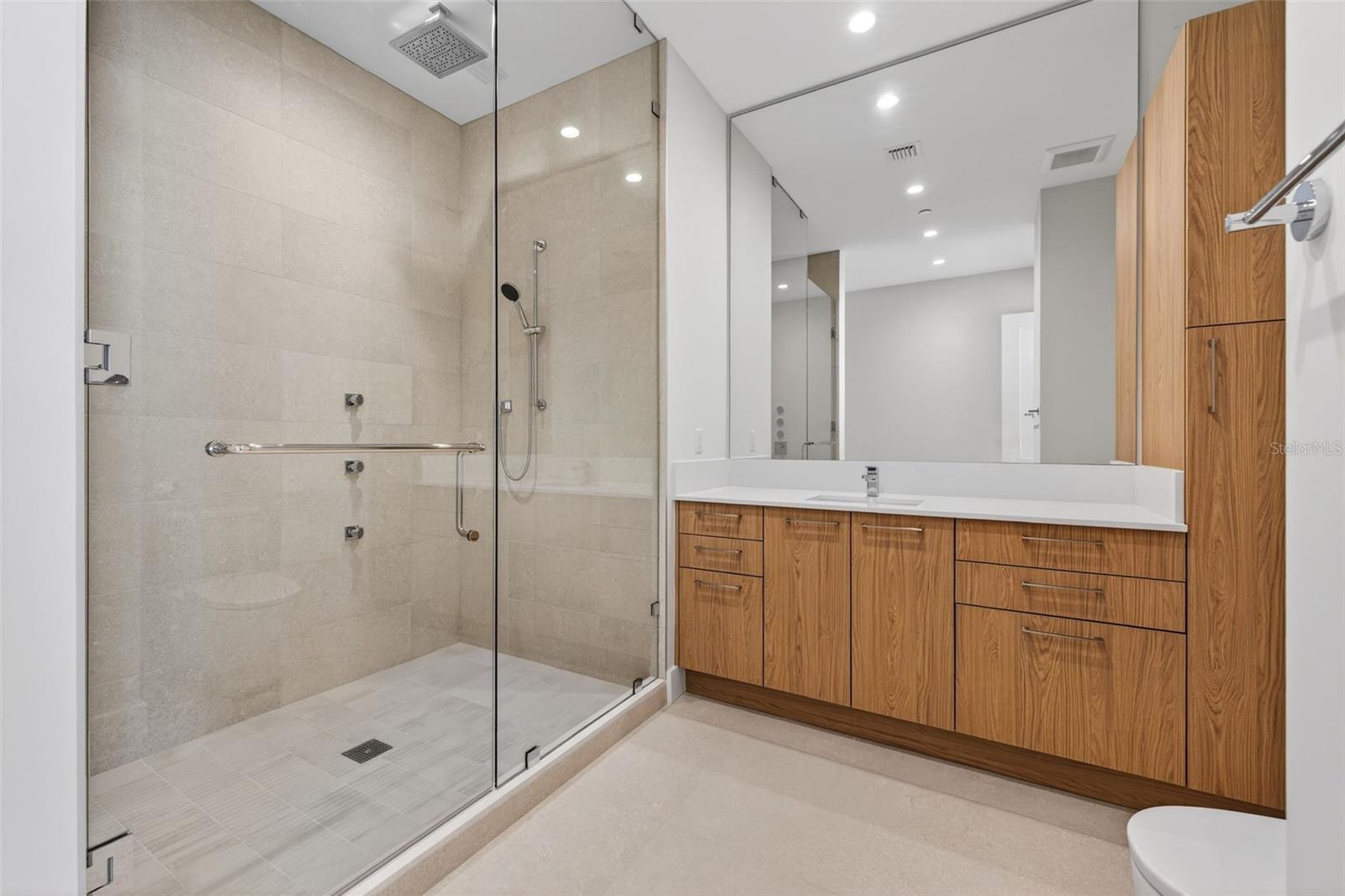 275 1ST Ave #4202 ST PETERSBURG, FL 33701