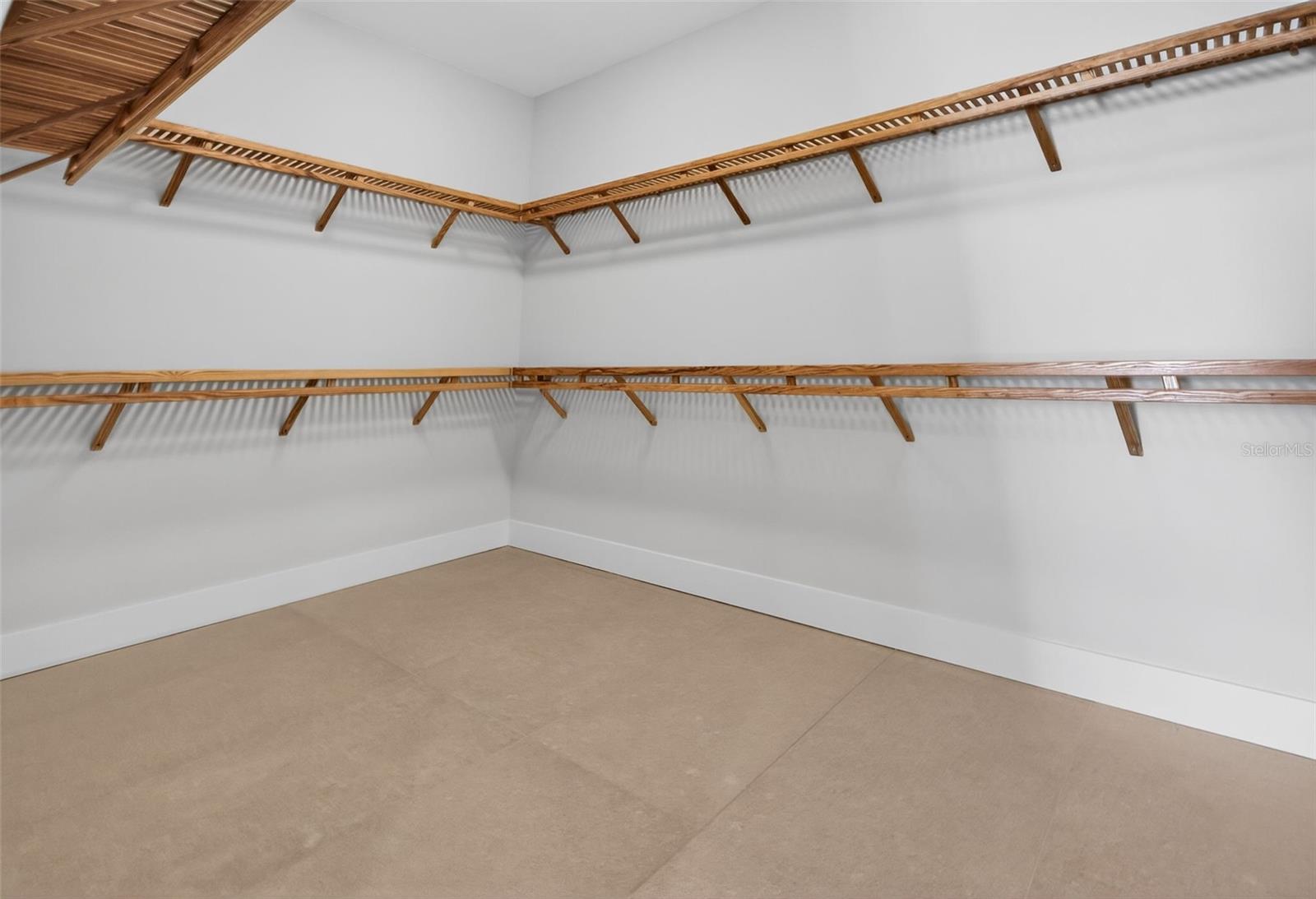 275 1ST Ave #4202 ST PETERSBURG, FL 33701