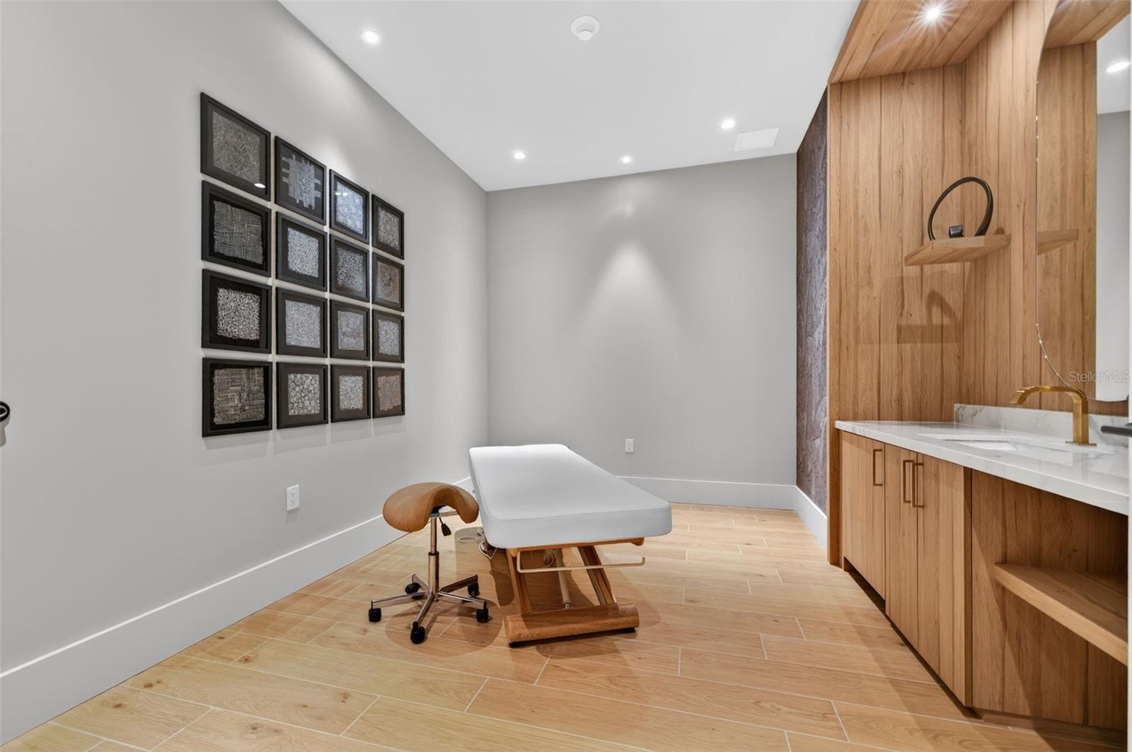 275 1ST Ave #4202 ST PETERSBURG, FL 33701