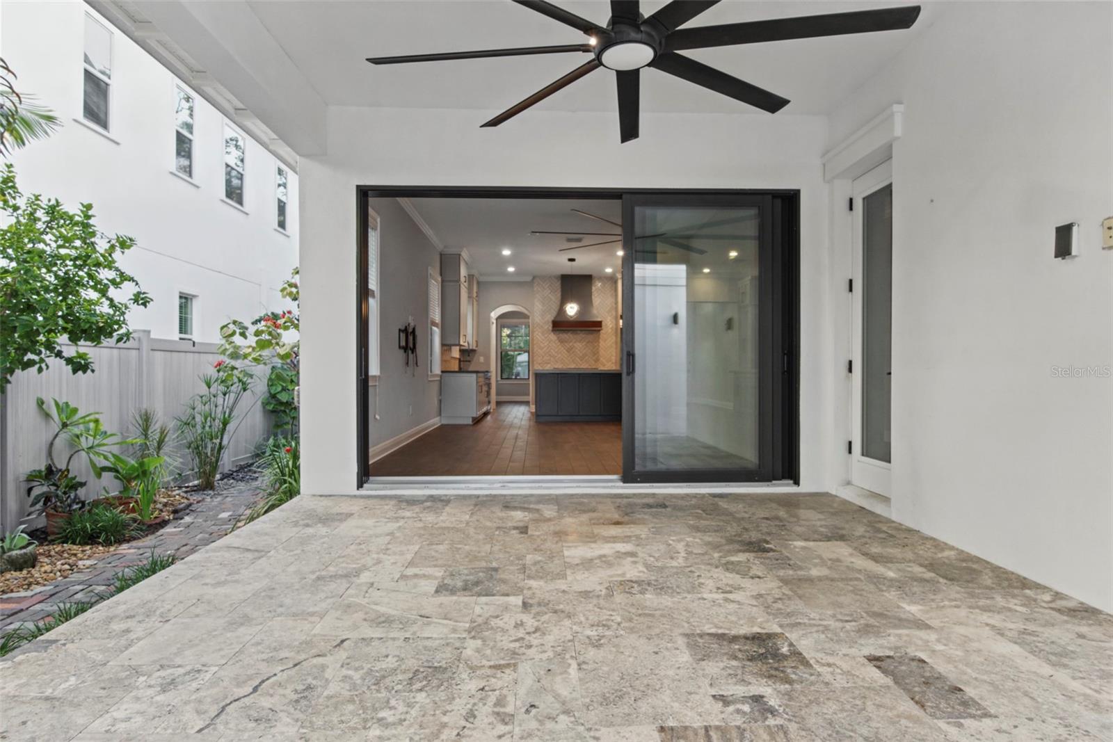 555 26TH Ave ST PETERSBURG, FL 33704
