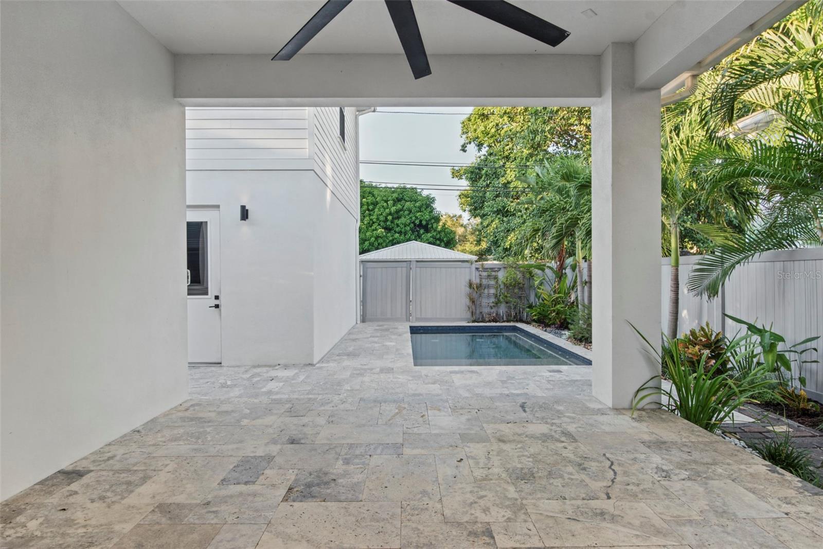 555 26TH Ave ST PETERSBURG, FL 33704
