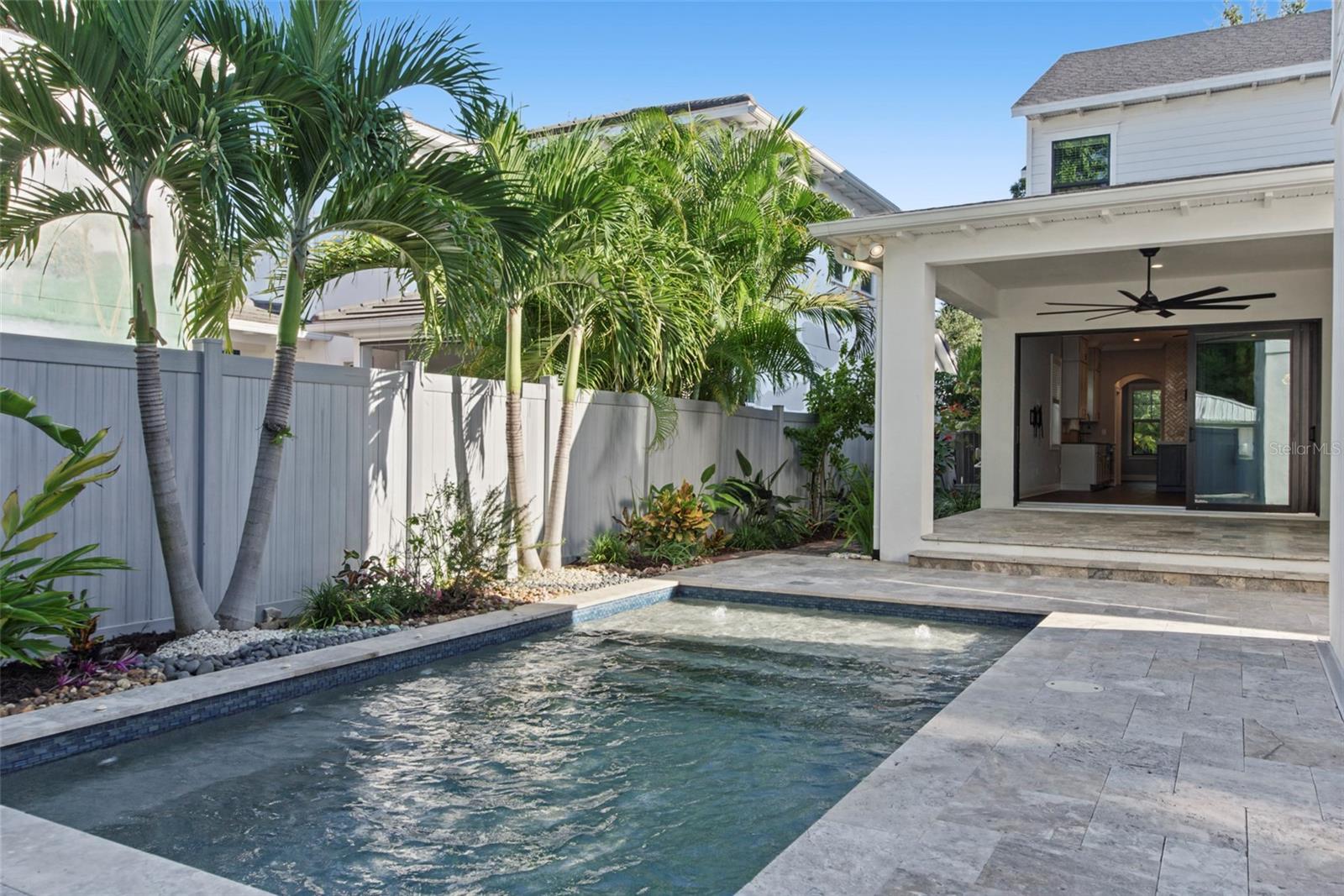 555 26TH Ave ST PETERSBURG, FL 33704