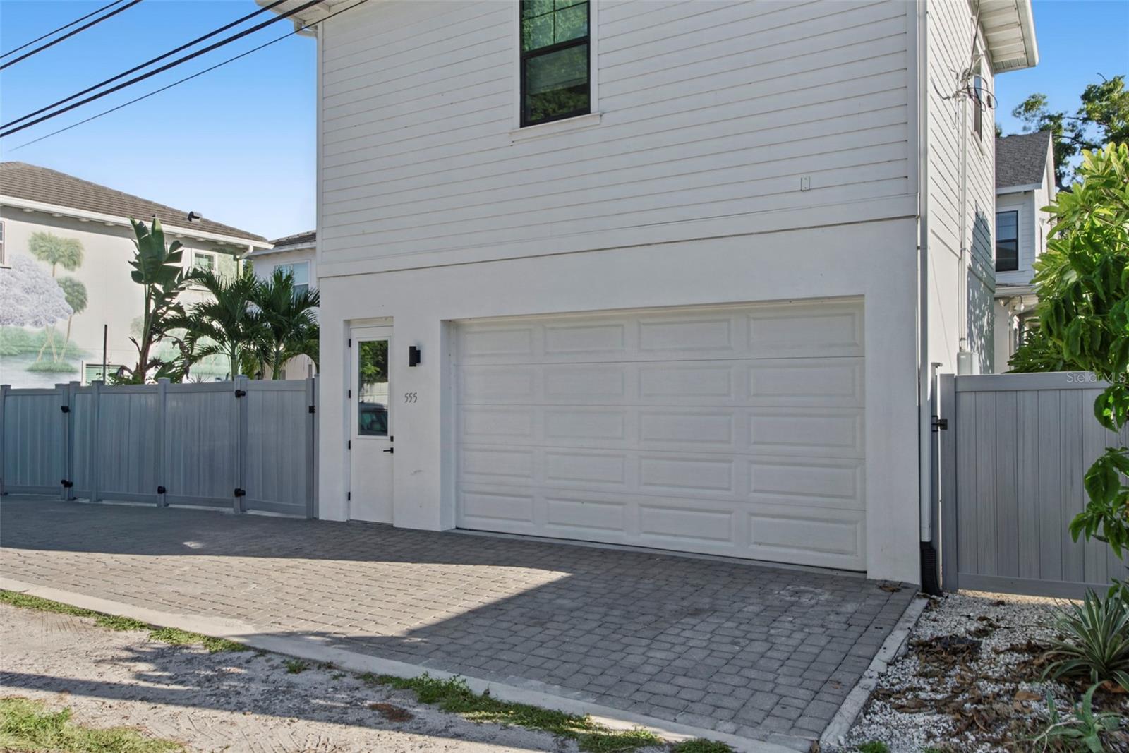 555 26TH Ave ST PETERSBURG, FL 33704
