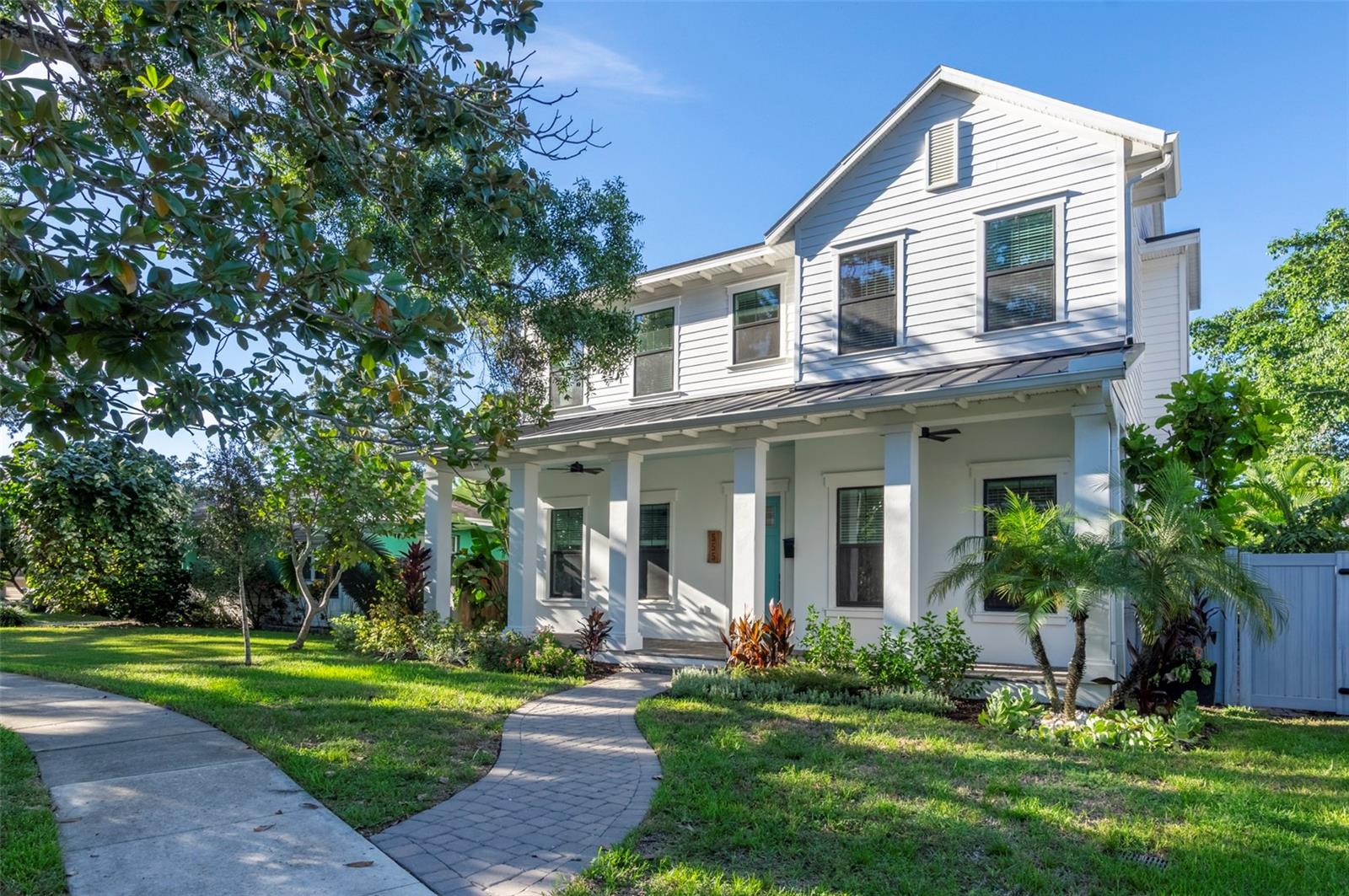555 26TH Ave ST PETERSBURG, FL 33704