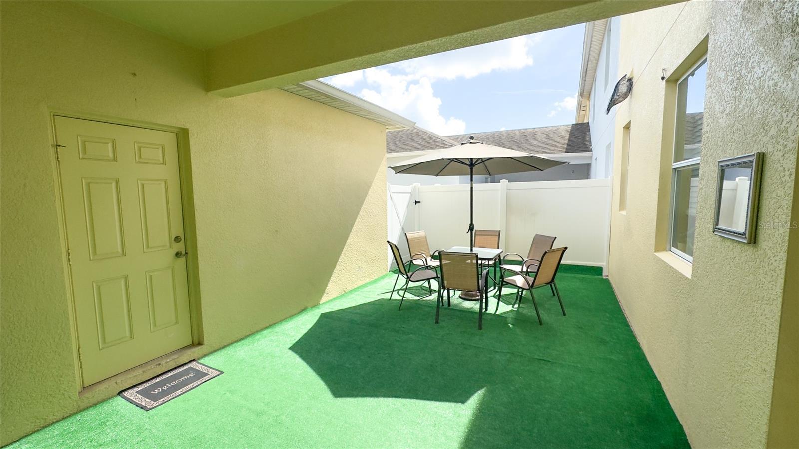 1217 SEBURN Rd APOPKA, FL 32703