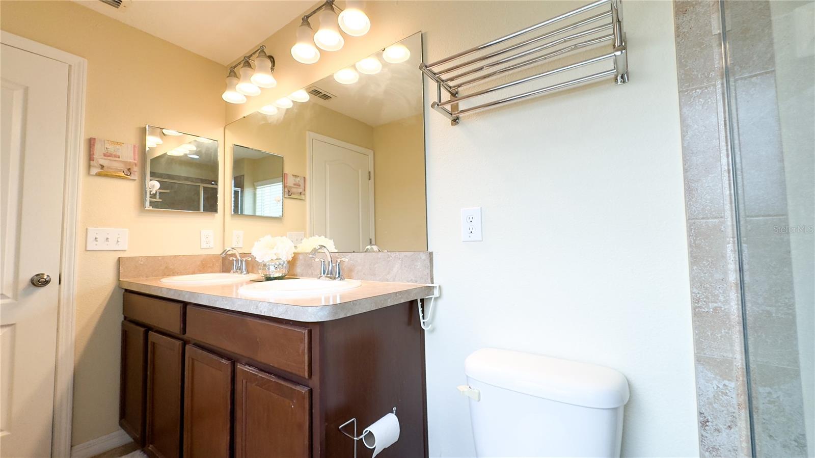 1217 SEBURN Rd APOPKA, FL 32703