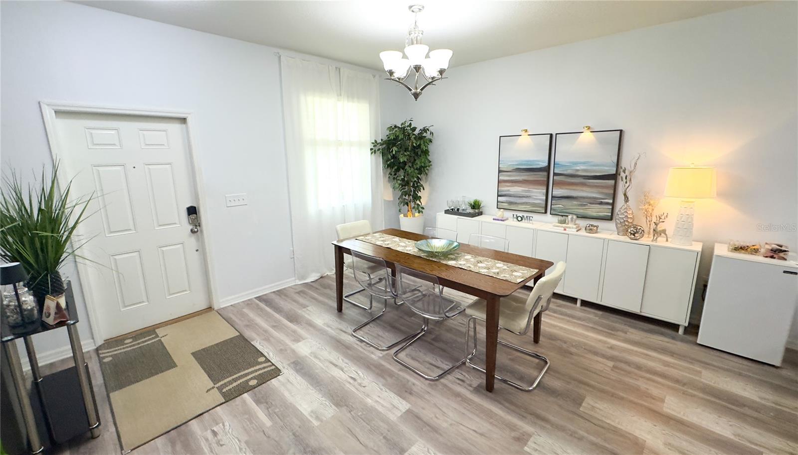 1217 SEBURN Rd APOPKA, FL 32703