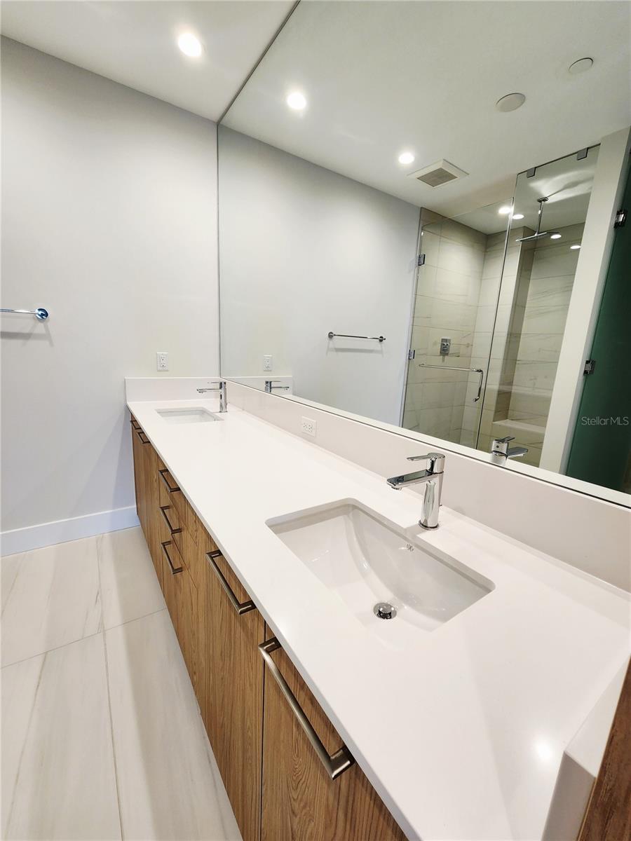 275 1ST Ave #2307 ST PETERSBURG, FL 33701