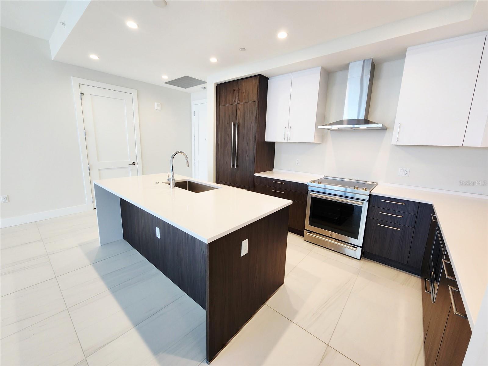 275 1ST Ave #2307 ST PETERSBURG, FL 33701