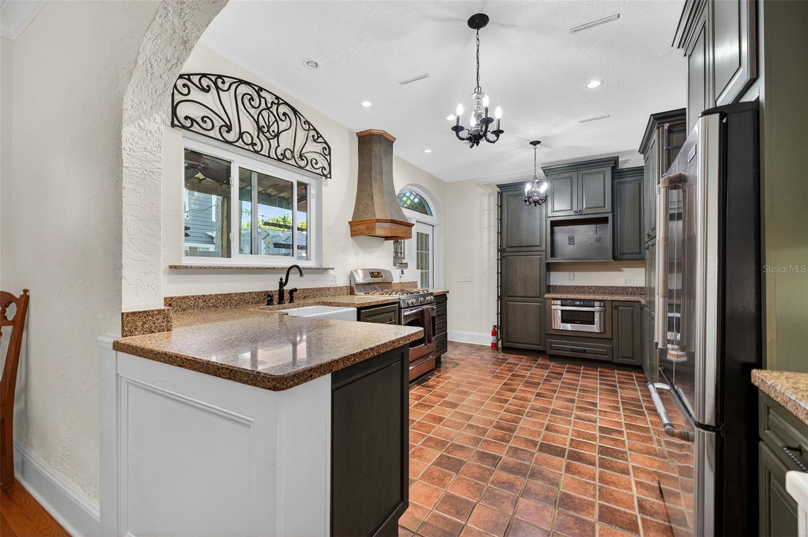 745 16TH Ave ST PETERSBURG, FL 33704