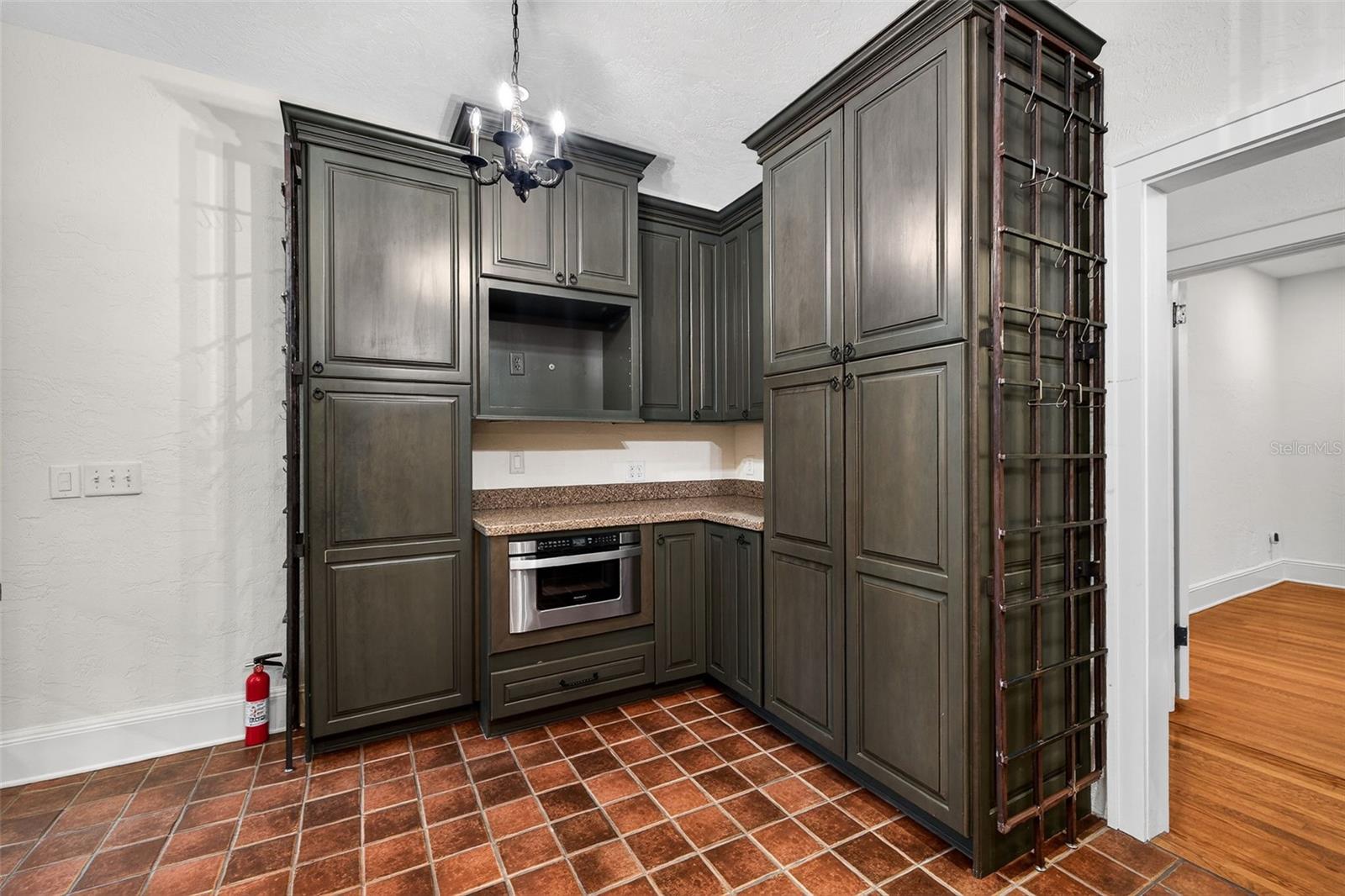 745 16TH Ave ST PETERSBURG, FL 33704