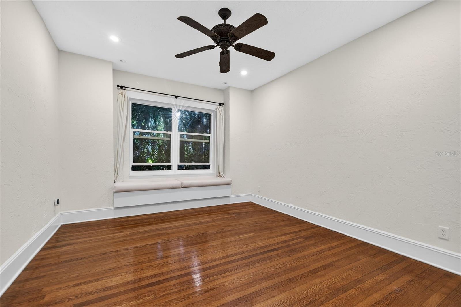 745 16TH Ave ST PETERSBURG, FL 33704