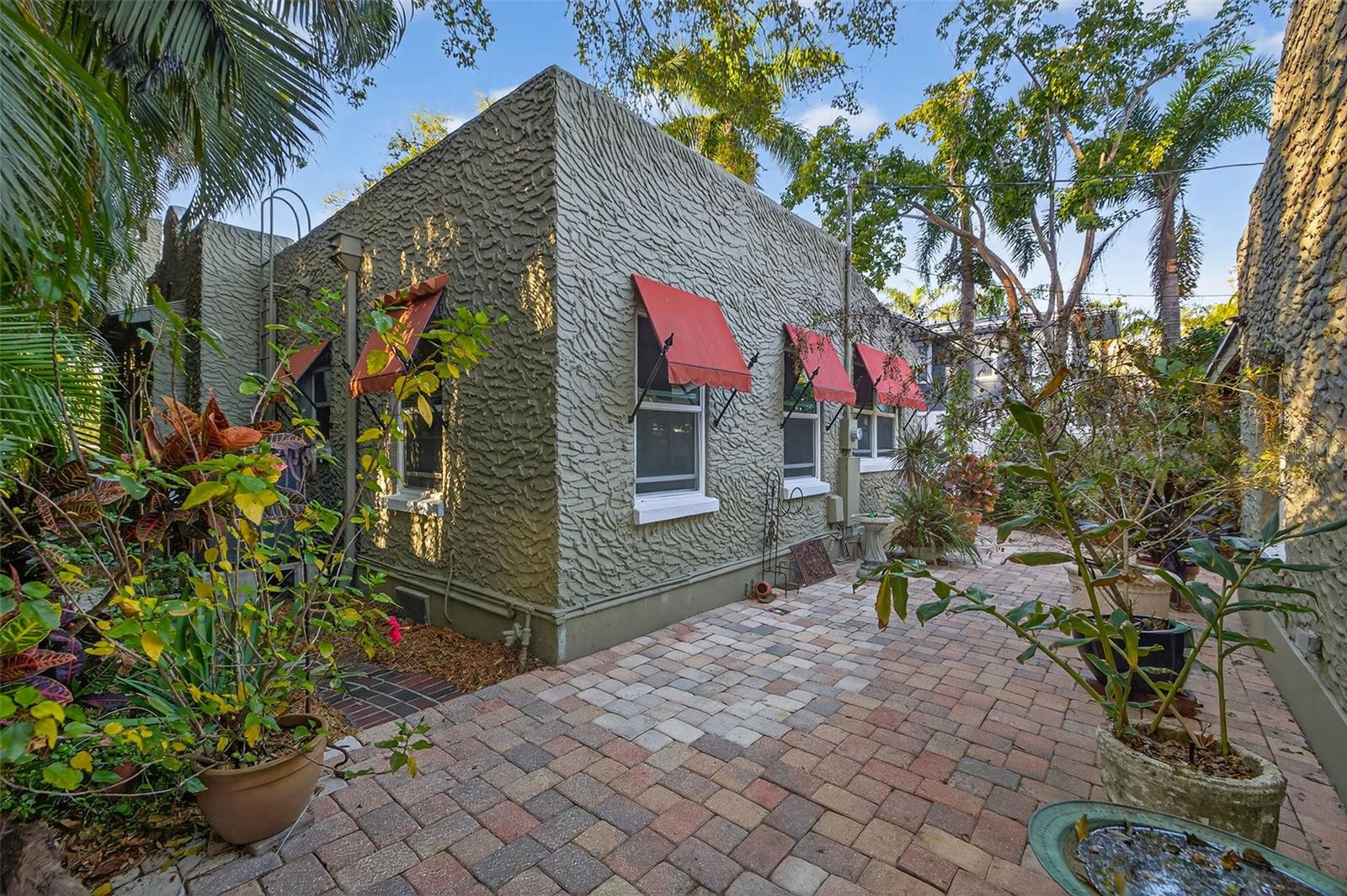 745 16TH Ave ST PETERSBURG, FL 33704