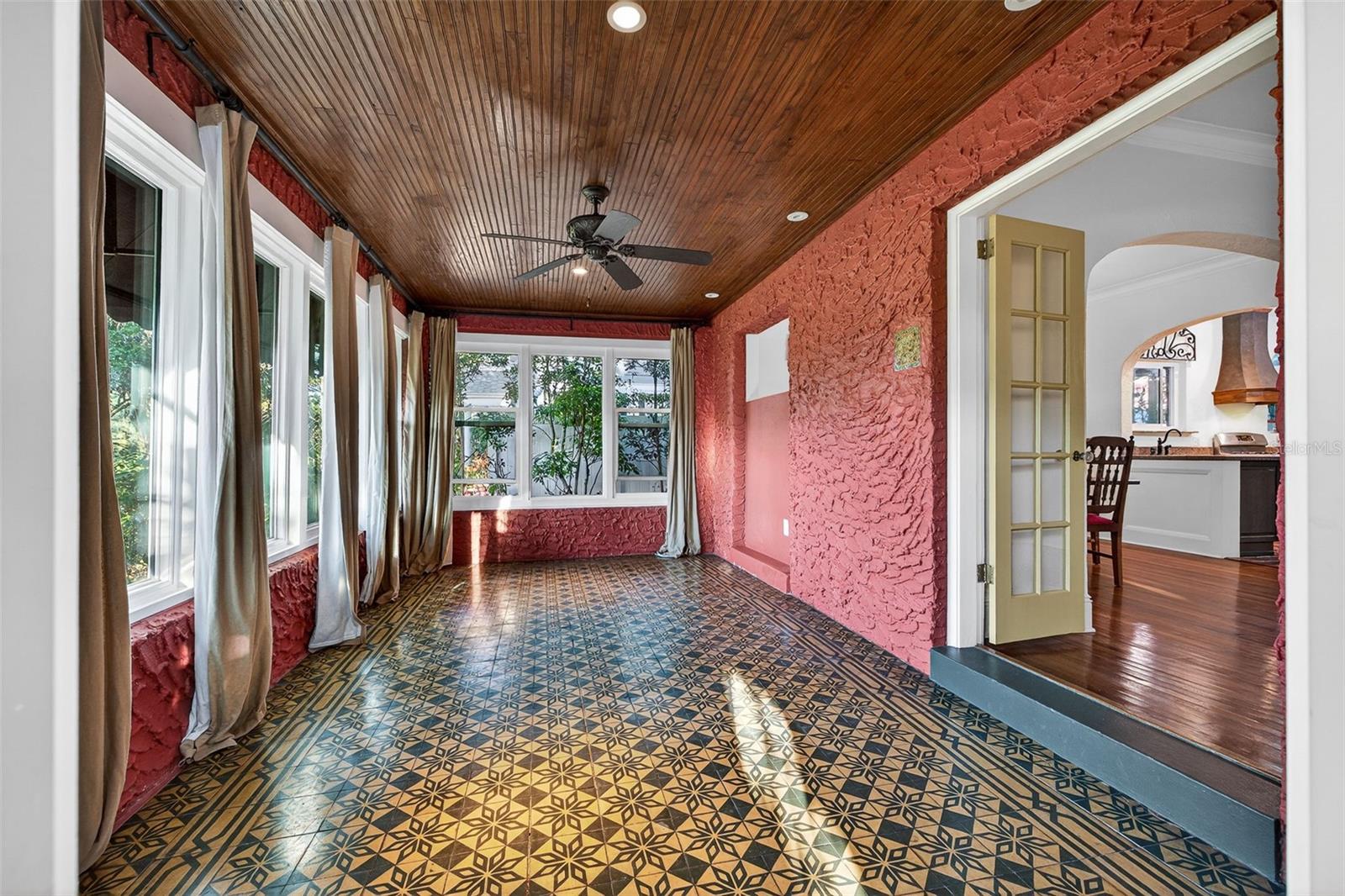 745 16TH Ave ST PETERSBURG, FL 33704