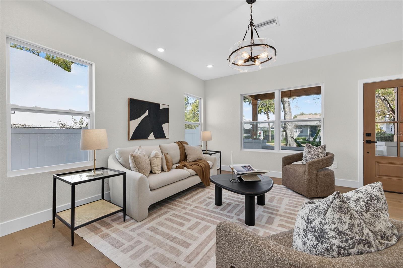 2350 2ND Ave ST PETERSBURG, FL 33713