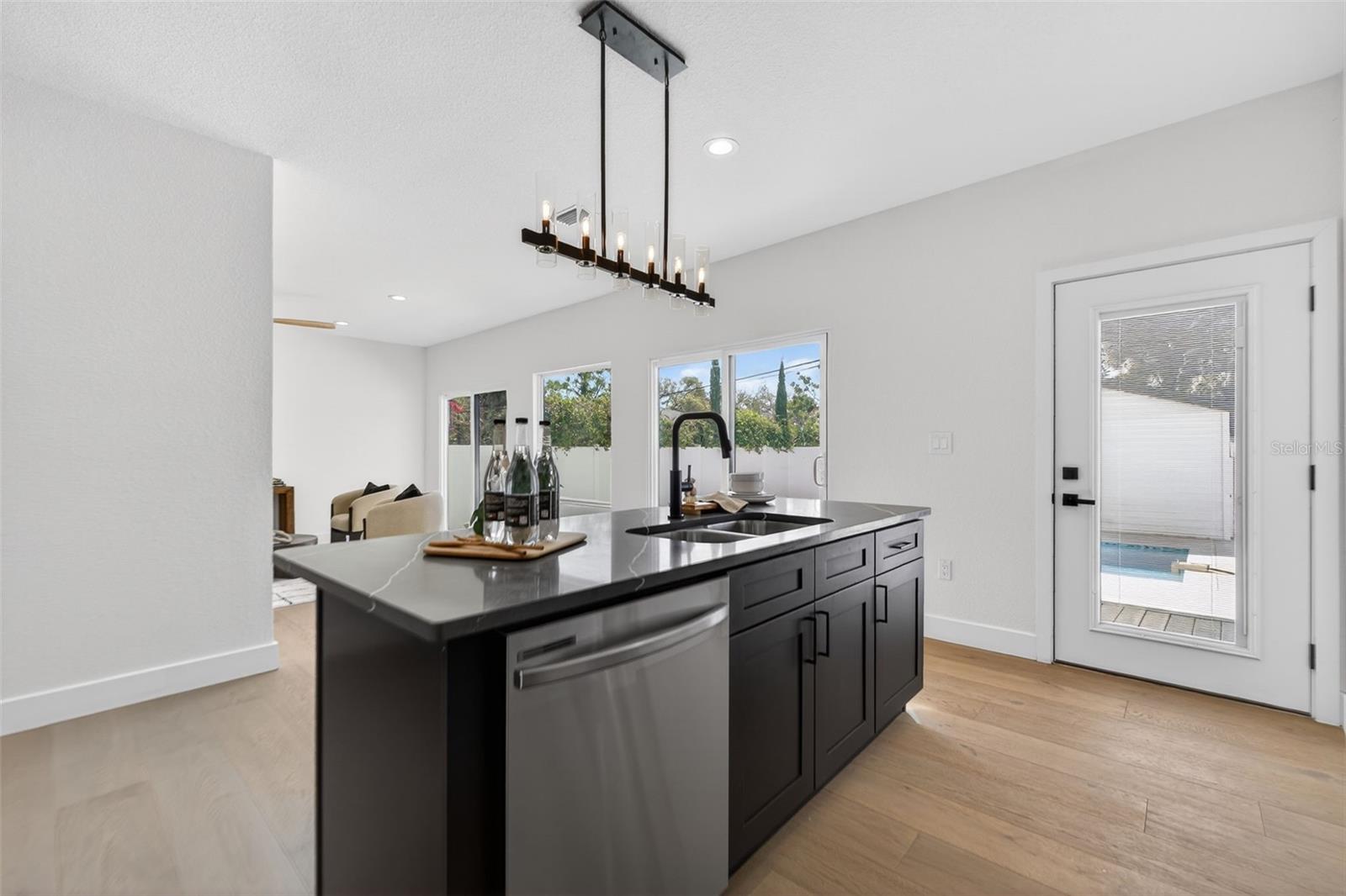 2350 2ND Ave ST PETERSBURG, FL 33713