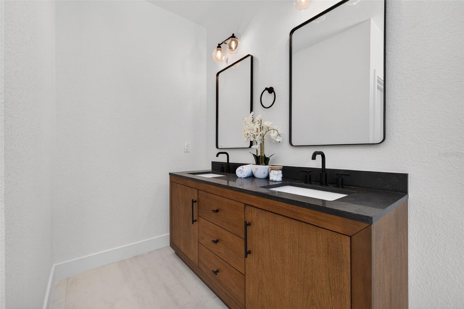 2350 2ND Ave ST PETERSBURG, FL 33713