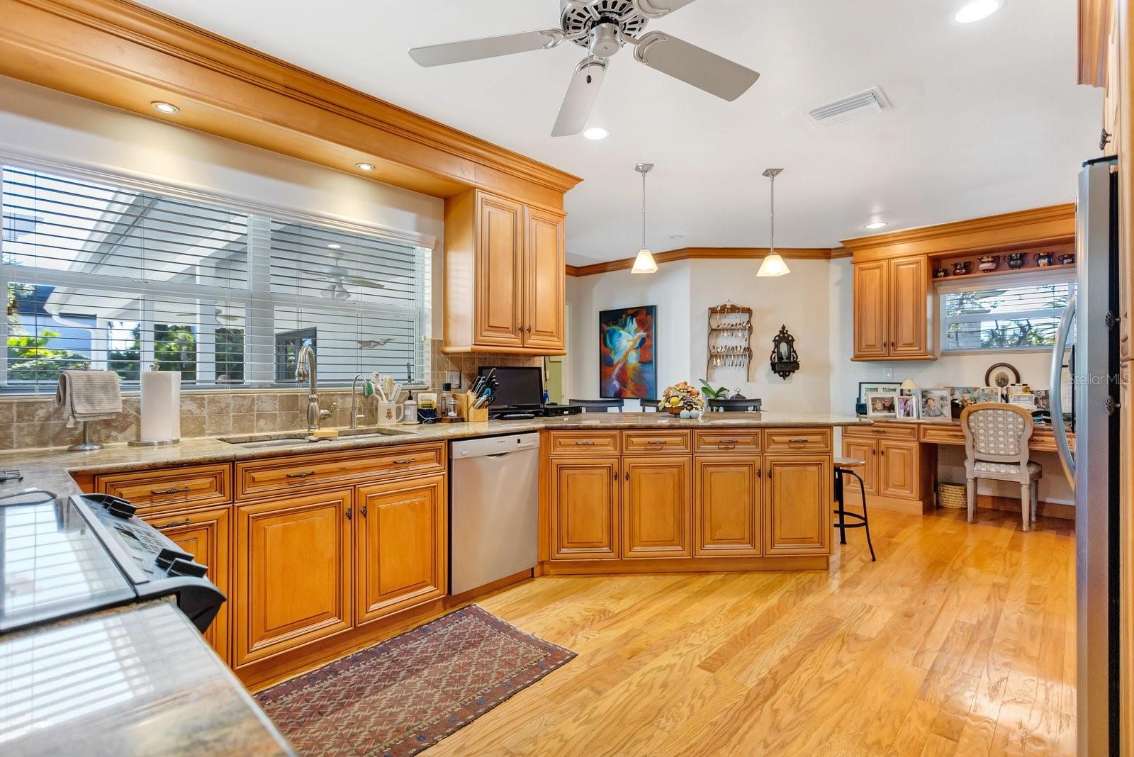 105 ESTADO Way ST PETERSBURG, FL 33704