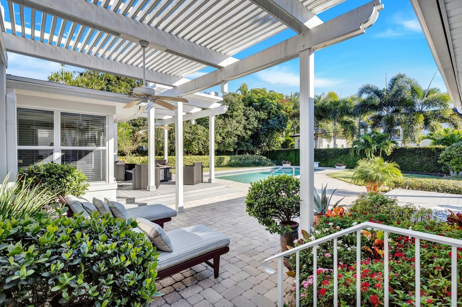 105 ESTADO Way ST PETERSBURG, FL 33704